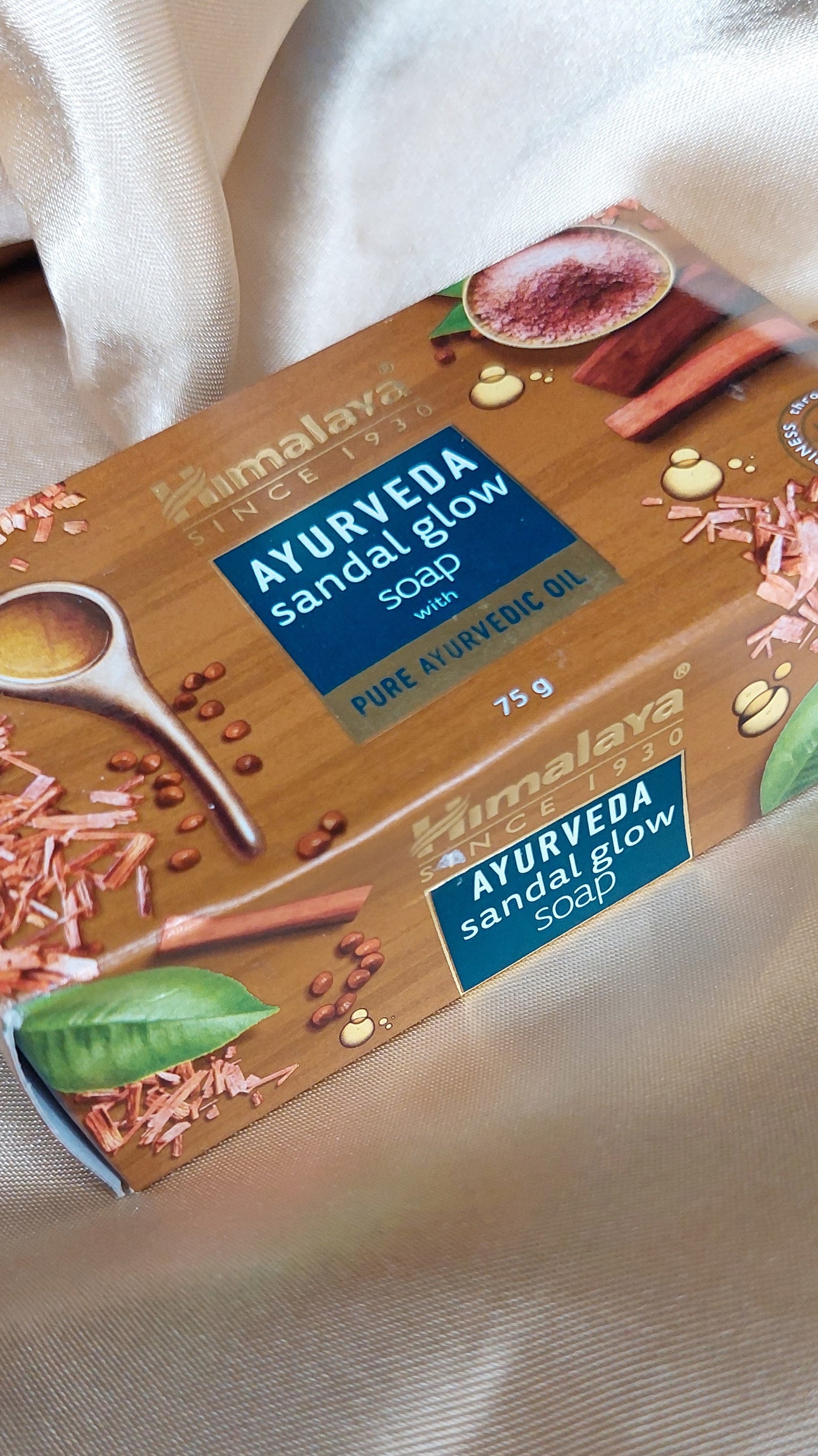 HIMALAYA AYURVEDA SANDAL GLOW SOAP