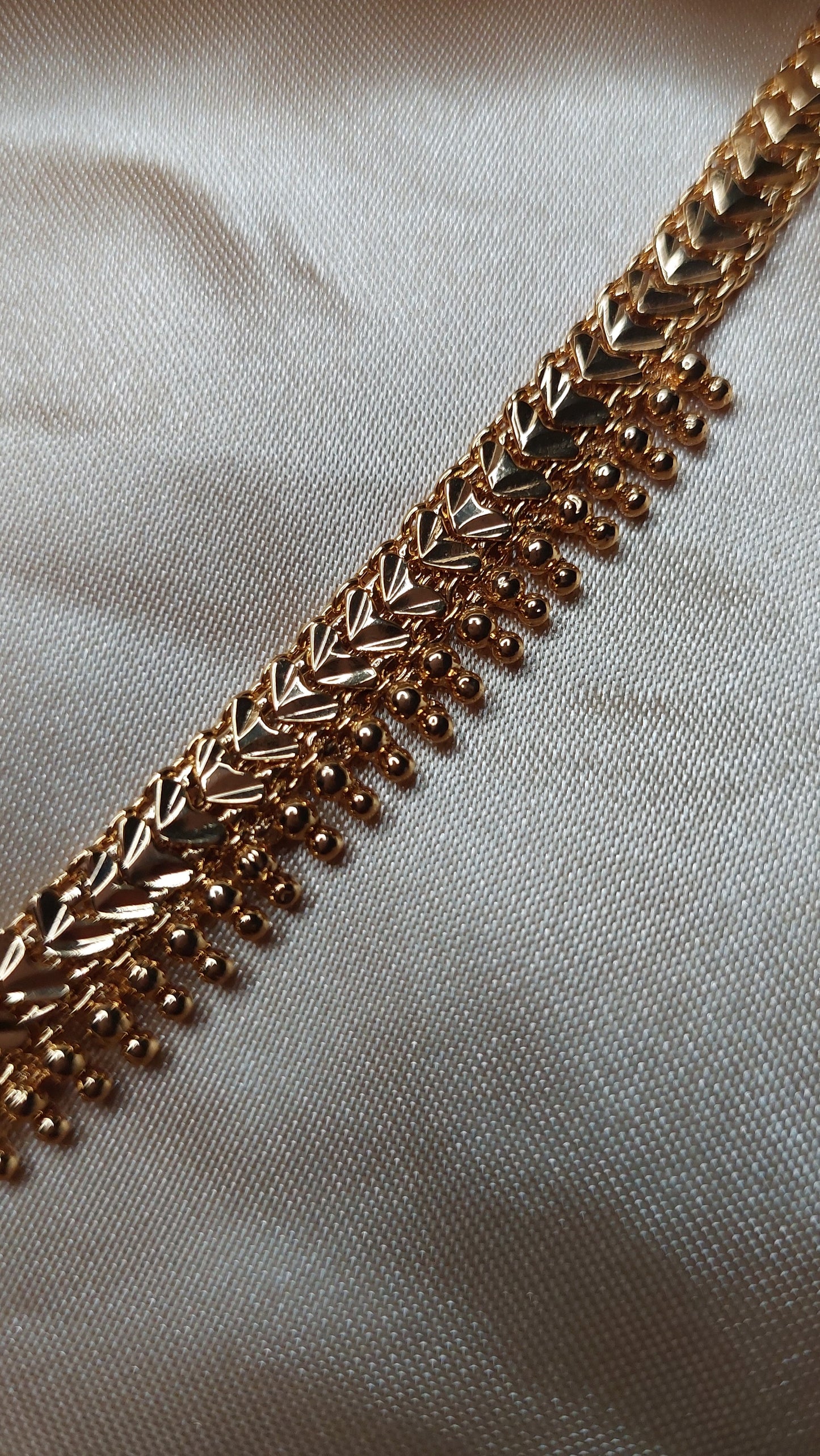 GOLD SHORT NECKLACE DB0083