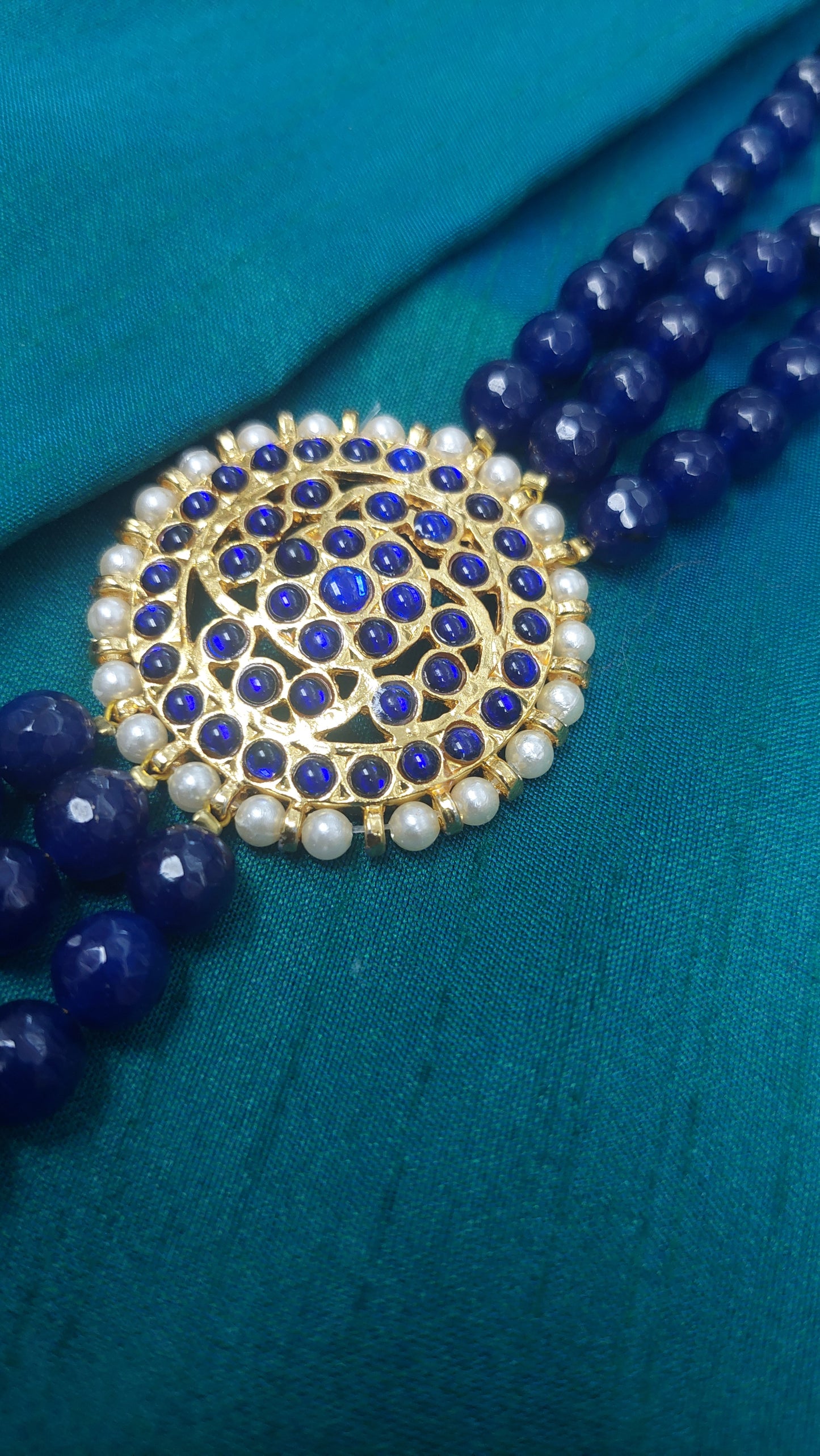 BLUE KEMP CHOKER