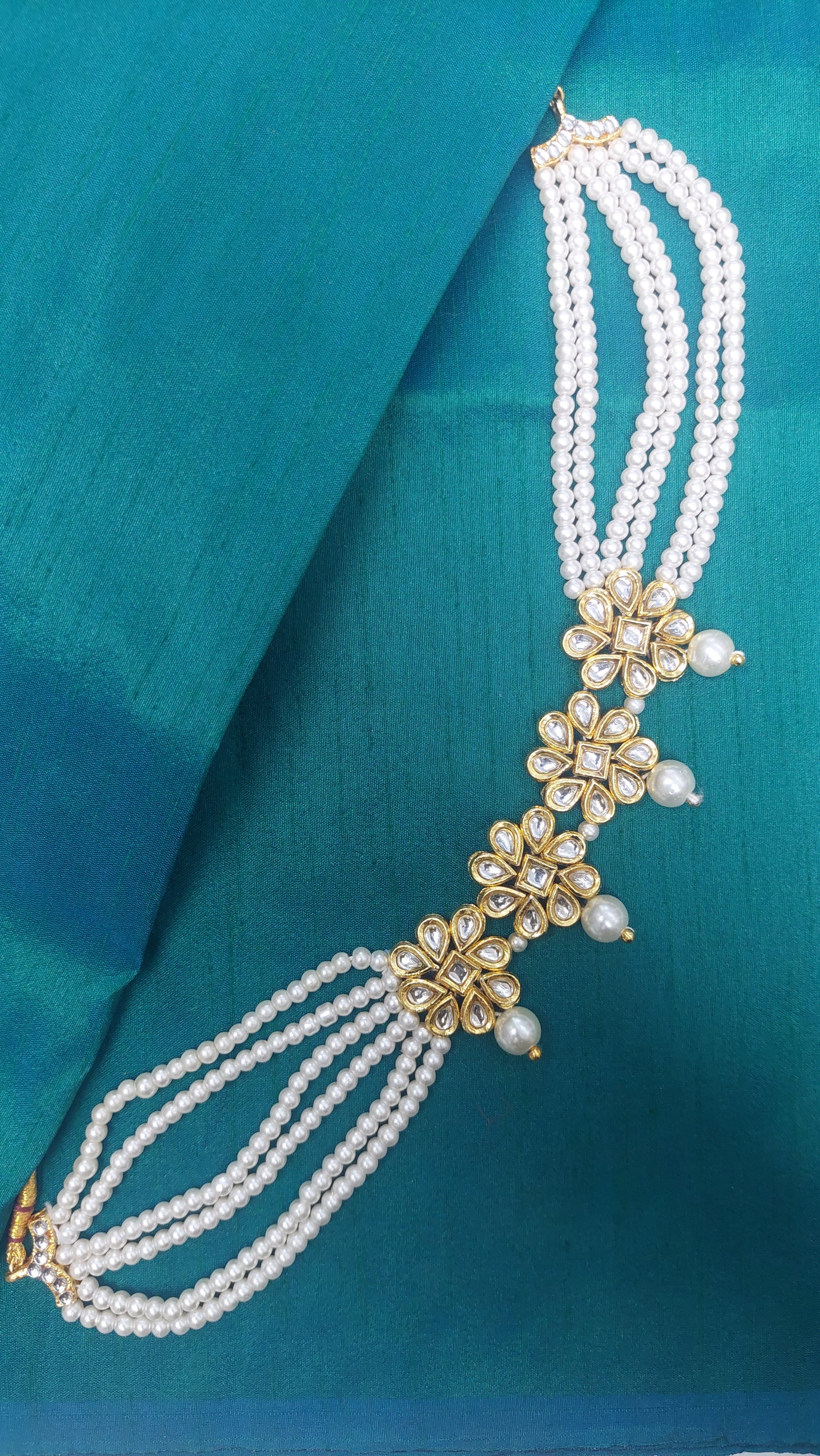 WHITE PEARL CHOKER