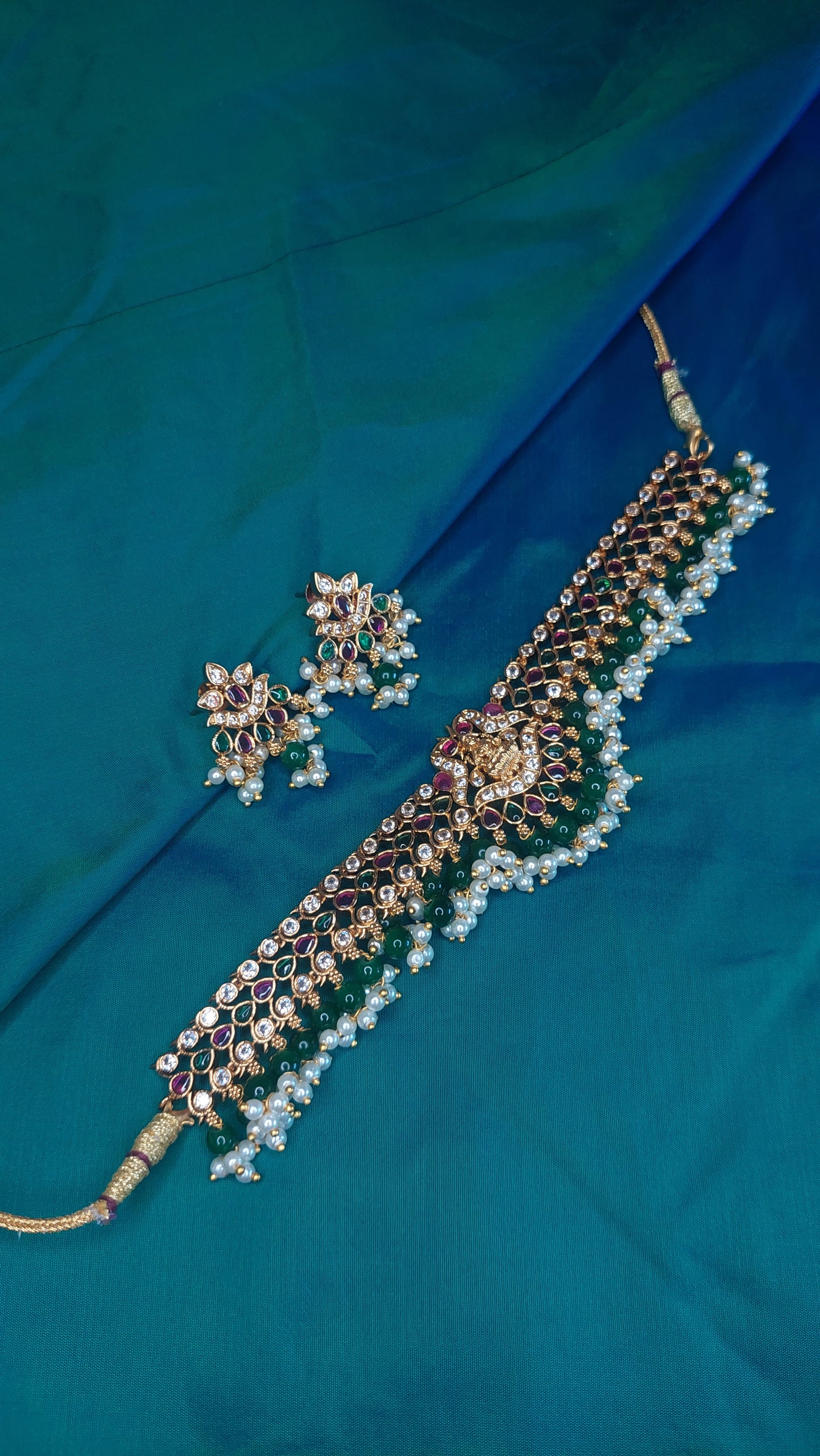 TEMPLE CHOKER SET 0095