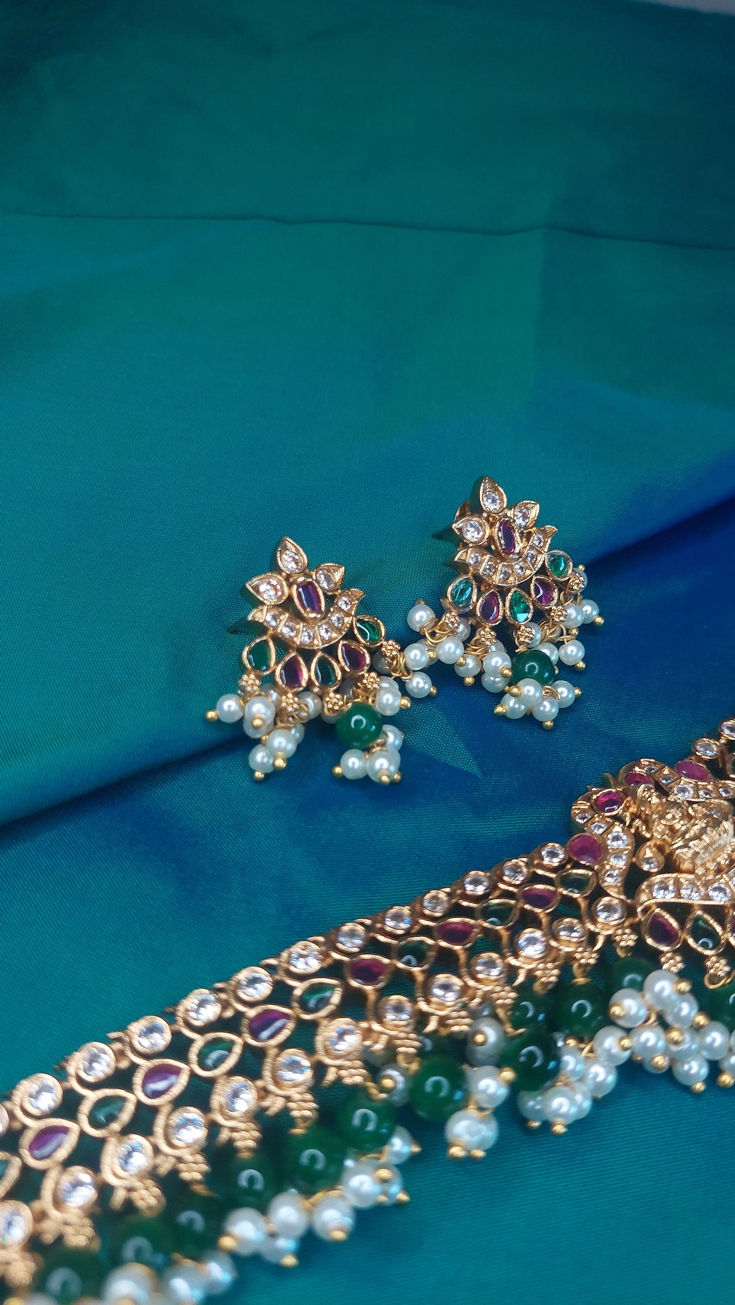 TEMPLE CHOKER SET 0095