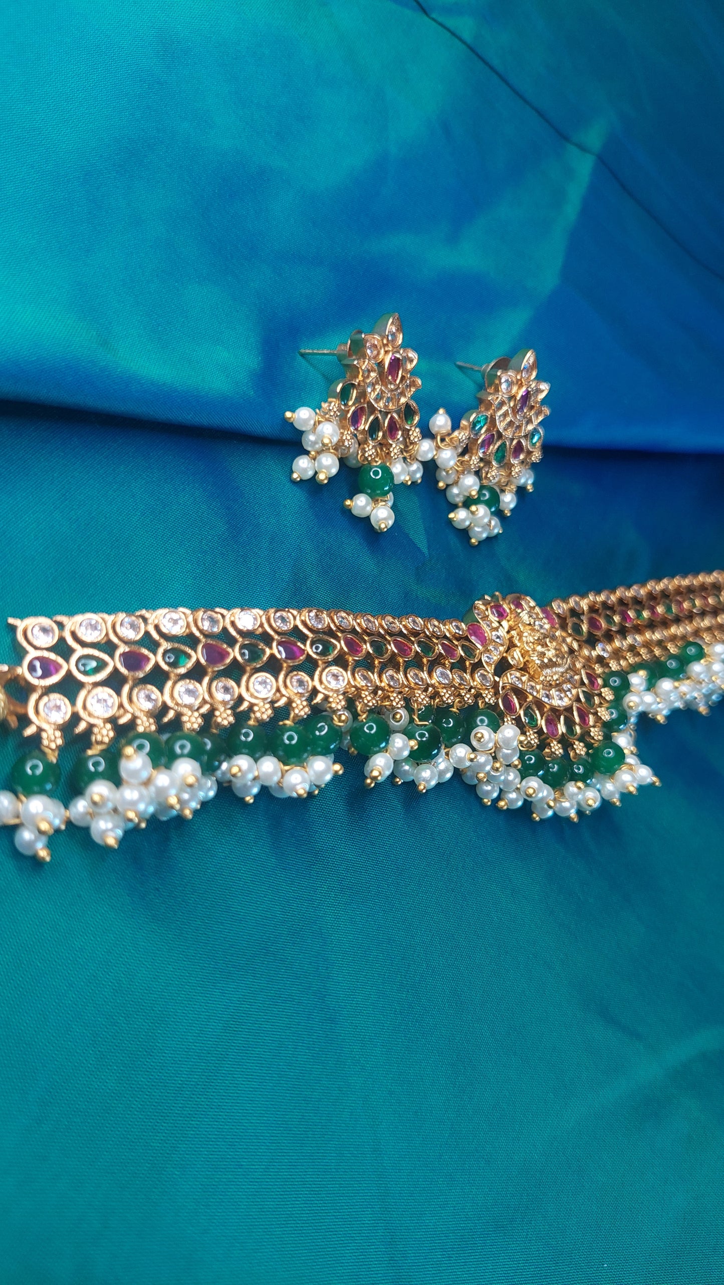 TEMPLE CHOKER SET 0095