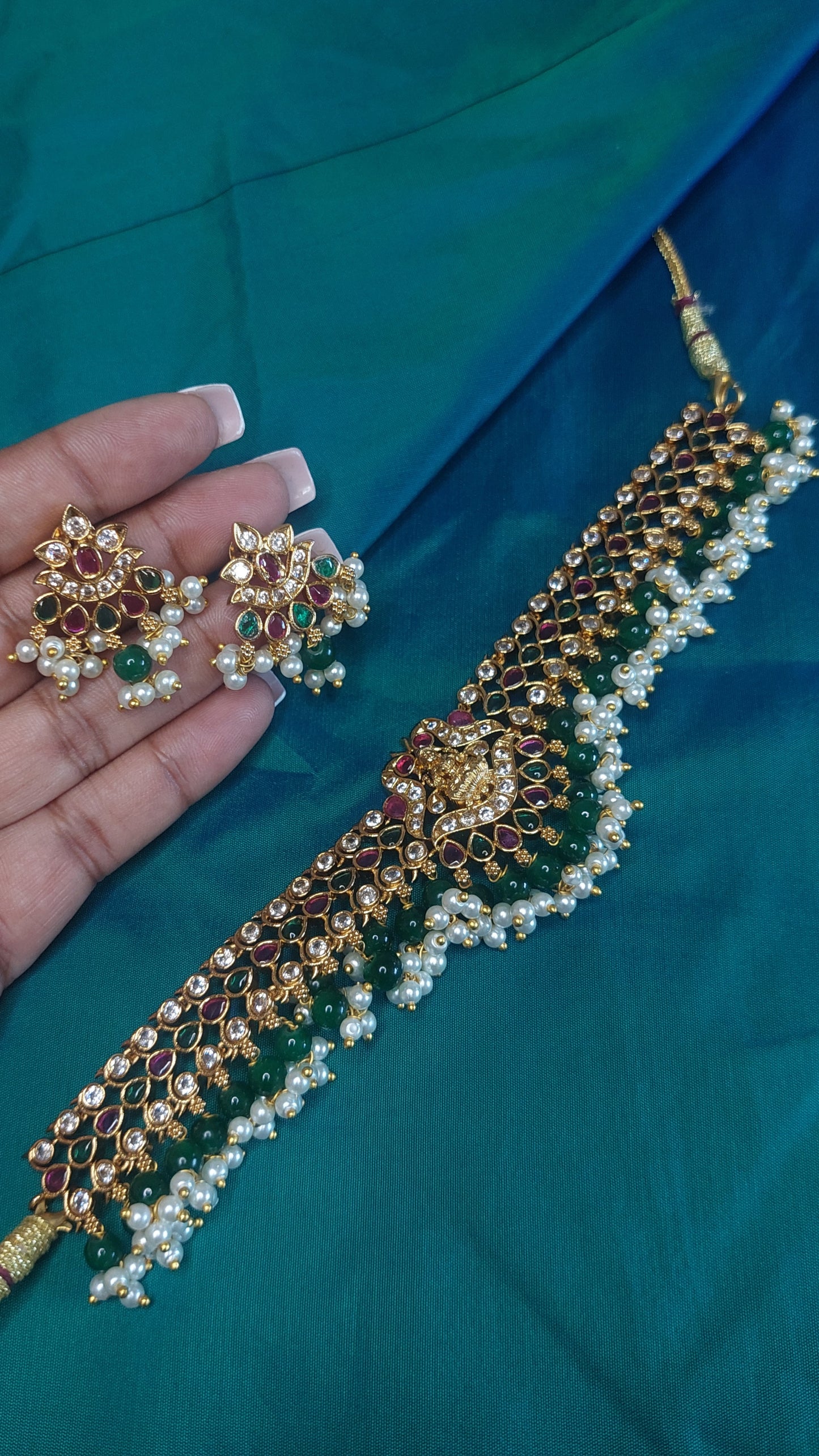 TEMPLE CHOKER SET 0095