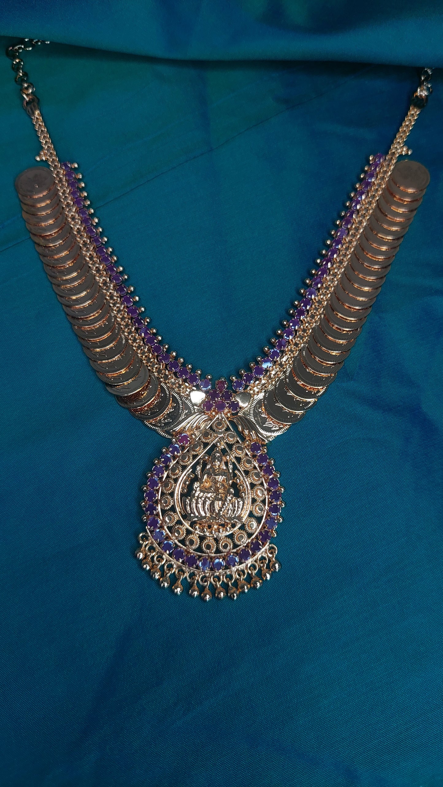 GOLD COIN SHORT NECKLACE DB0089