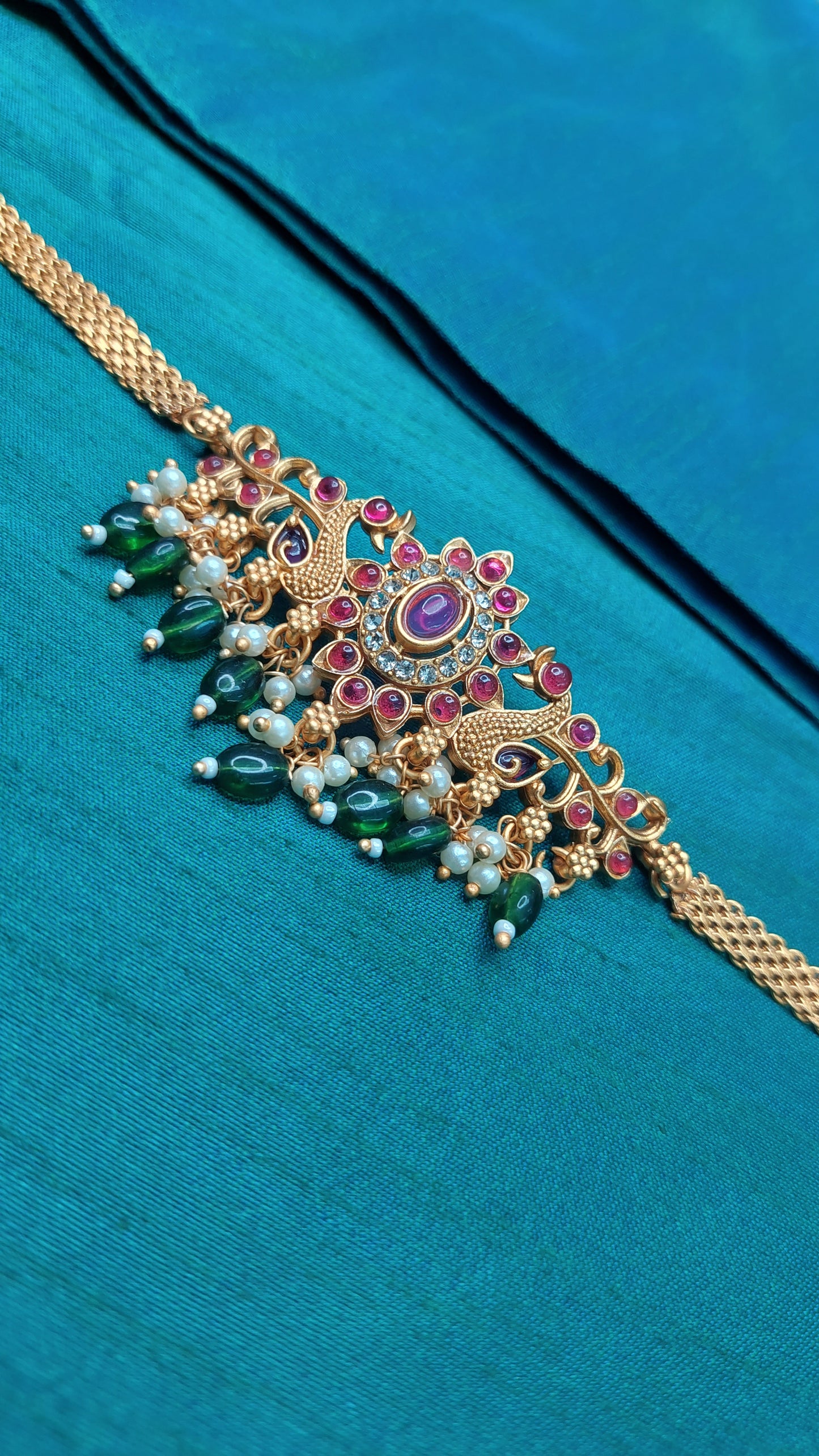 PEACOCK CHOKER