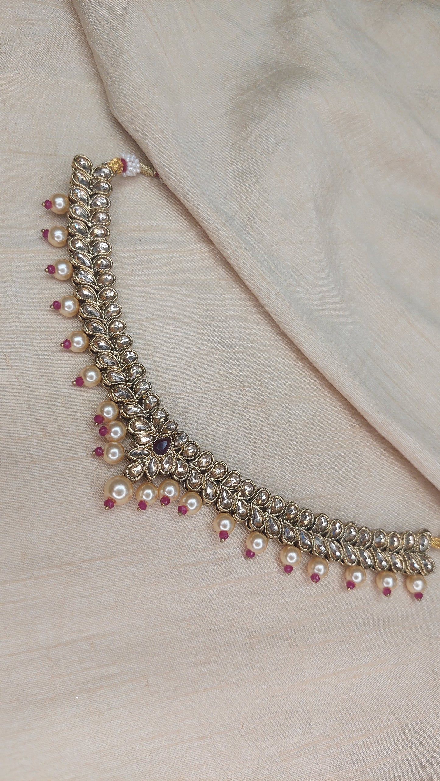 ANTIQUE GOLD SHORT NECKLACE