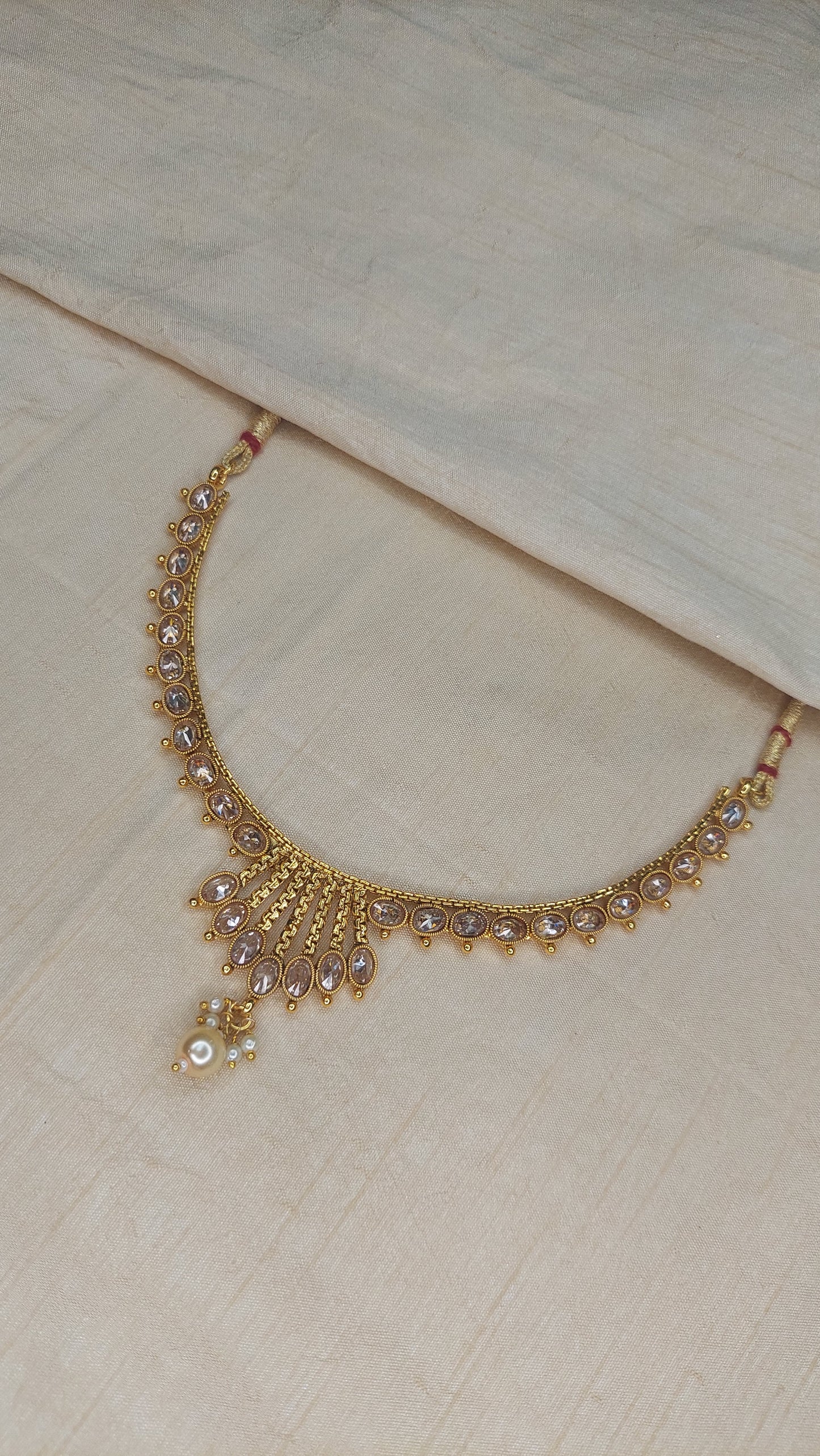 GOLD SHORT NECKLACE DB0103