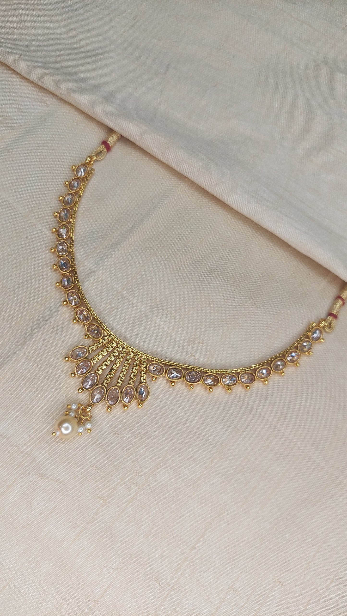 GOLD SHORT NECKLACE DB0103