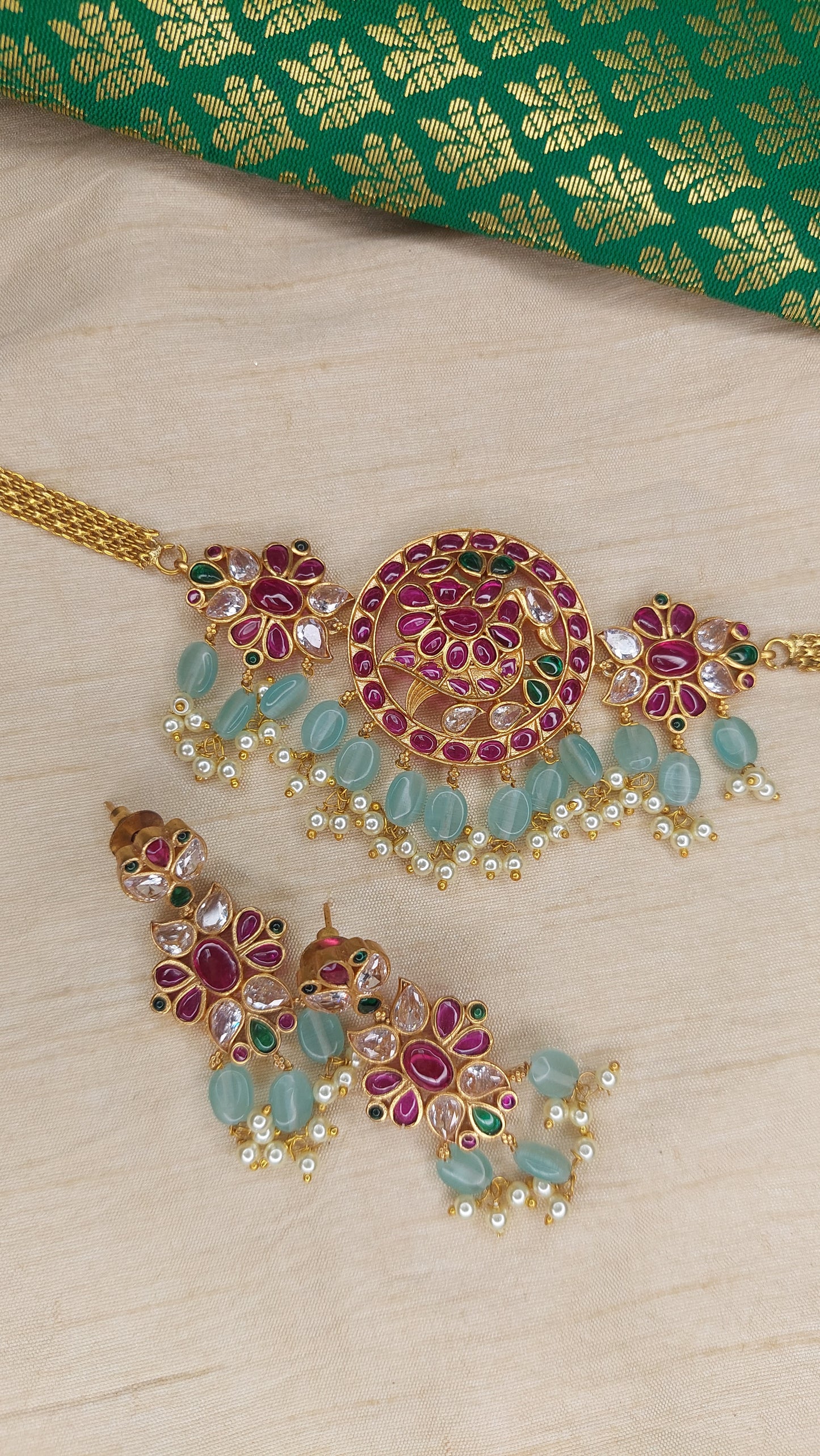 ANTIQUE GOLD CHOKER (BABY BLUE)