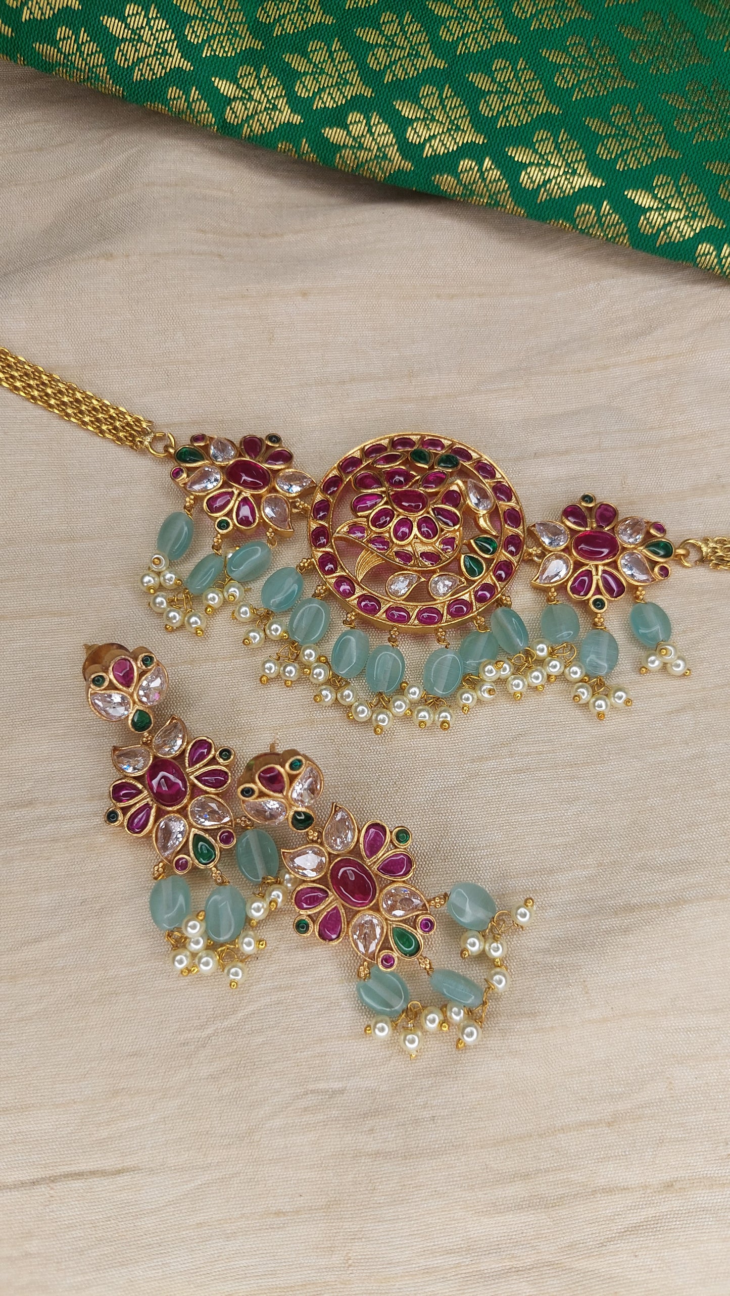 ANTIQUE GOLD CHOKER (BABY BLUE)