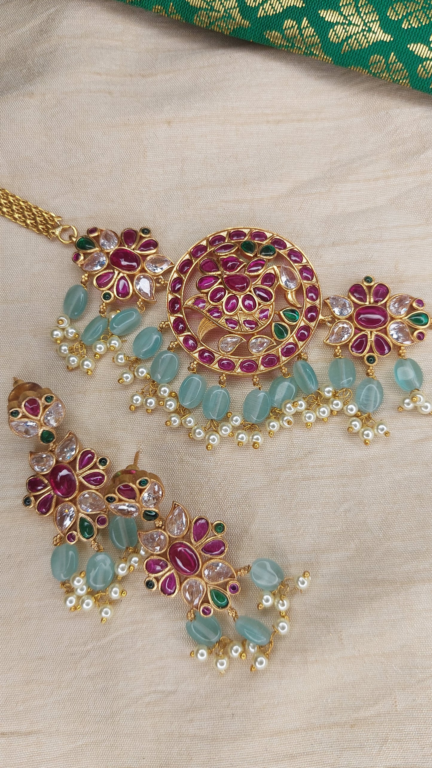 ANTIQUE GOLD CHOKER (BABY BLUE)