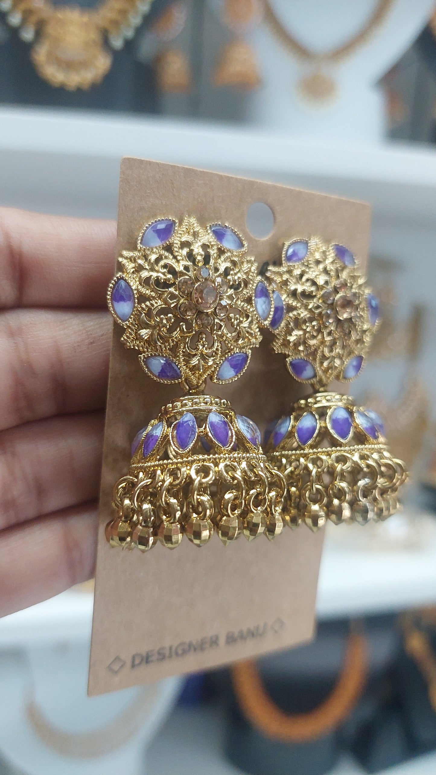 ANTIQUE GOLD JUMKHAS E0240