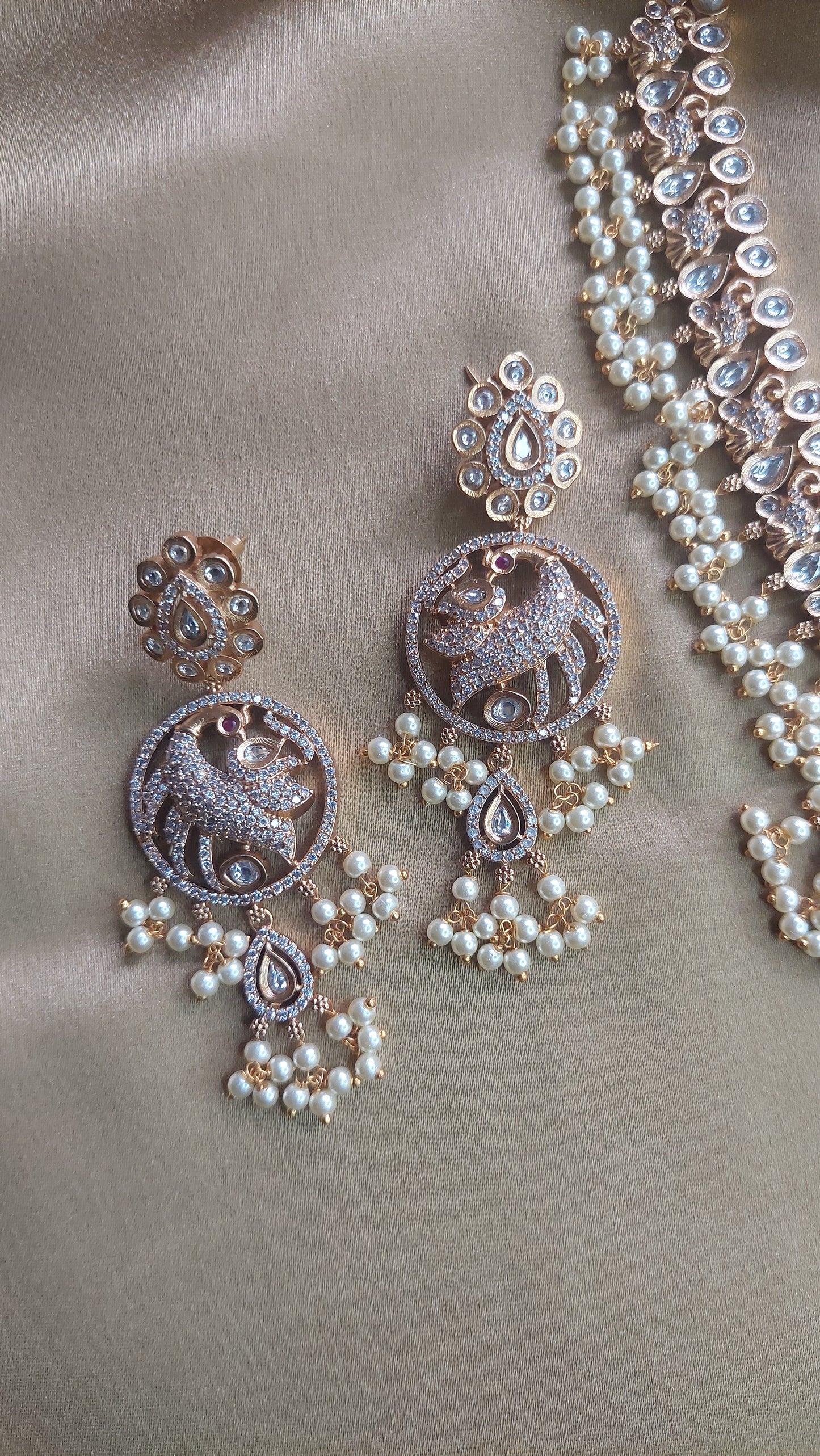 MATTE GOLD SHORT NECKLACE E0146