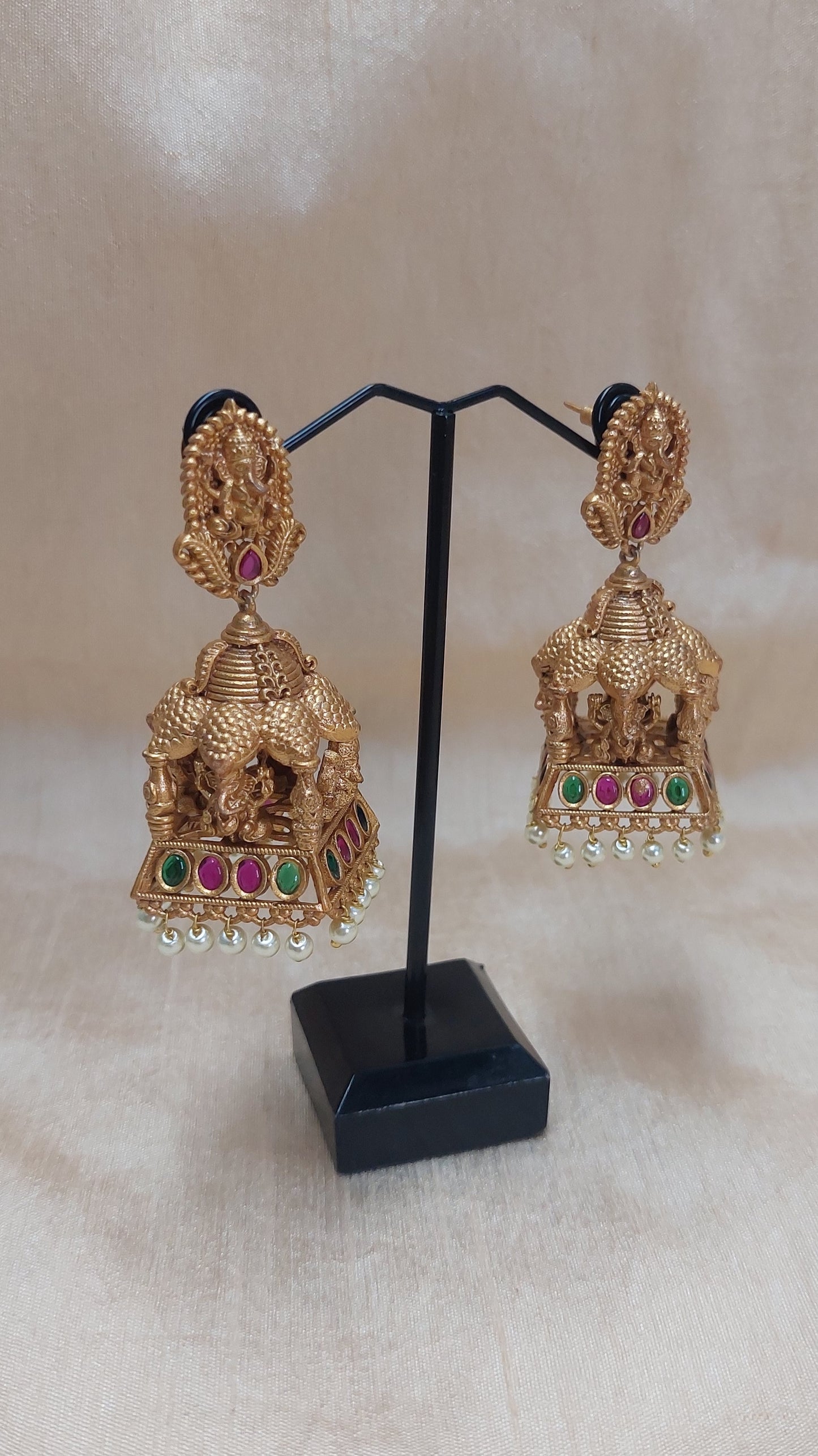 ANTIQUE GOLD JUMKHAS E0258