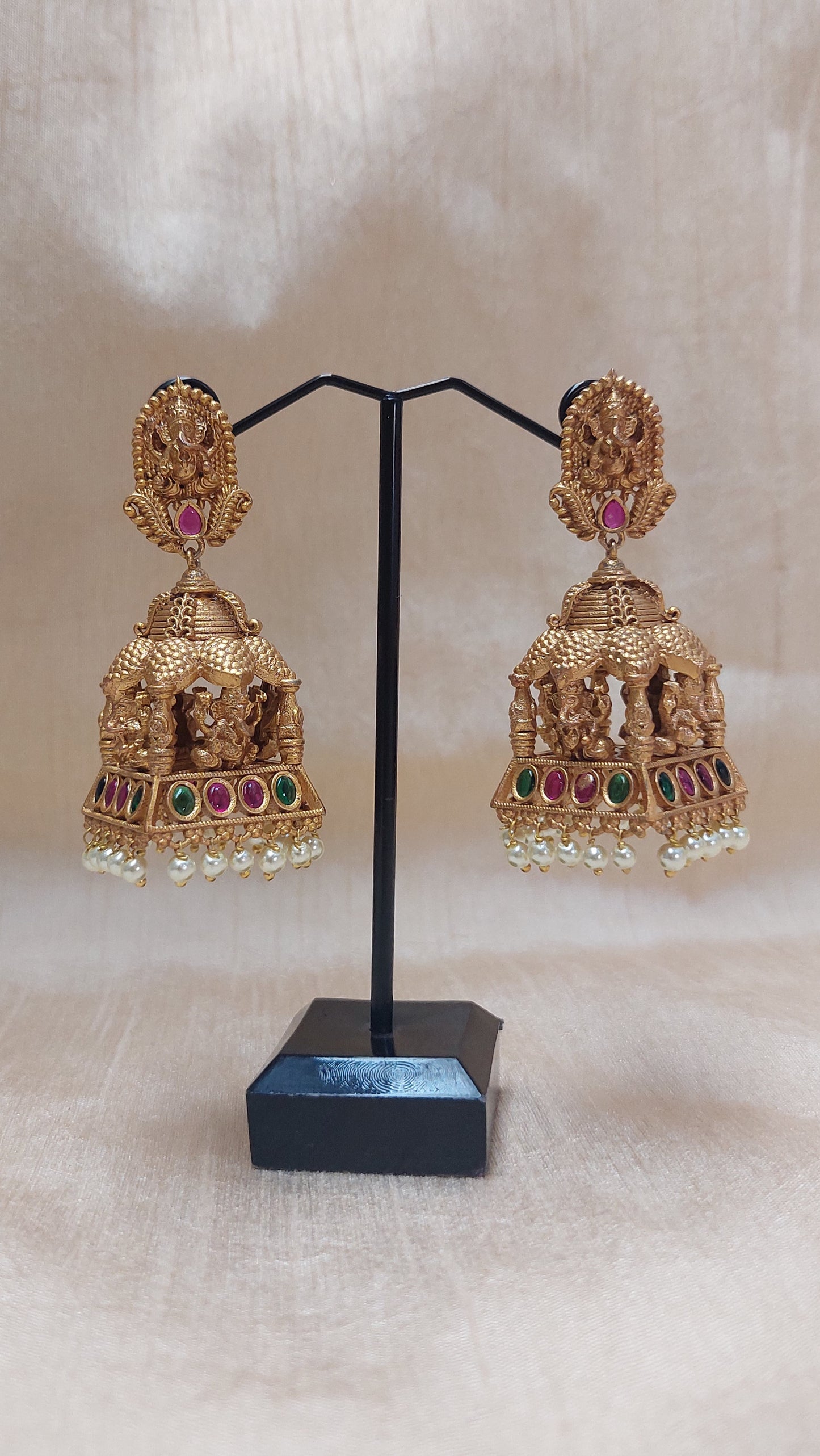 ANTIQUE GOLD JUMKHAS E0258