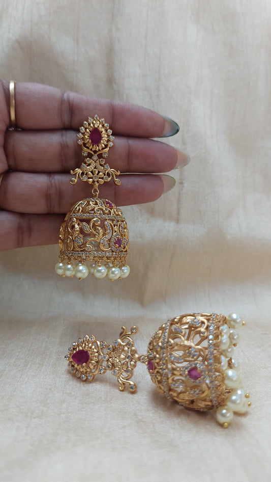 ANTIQUE GOLD A.D. STONE JUMKHAS E0263