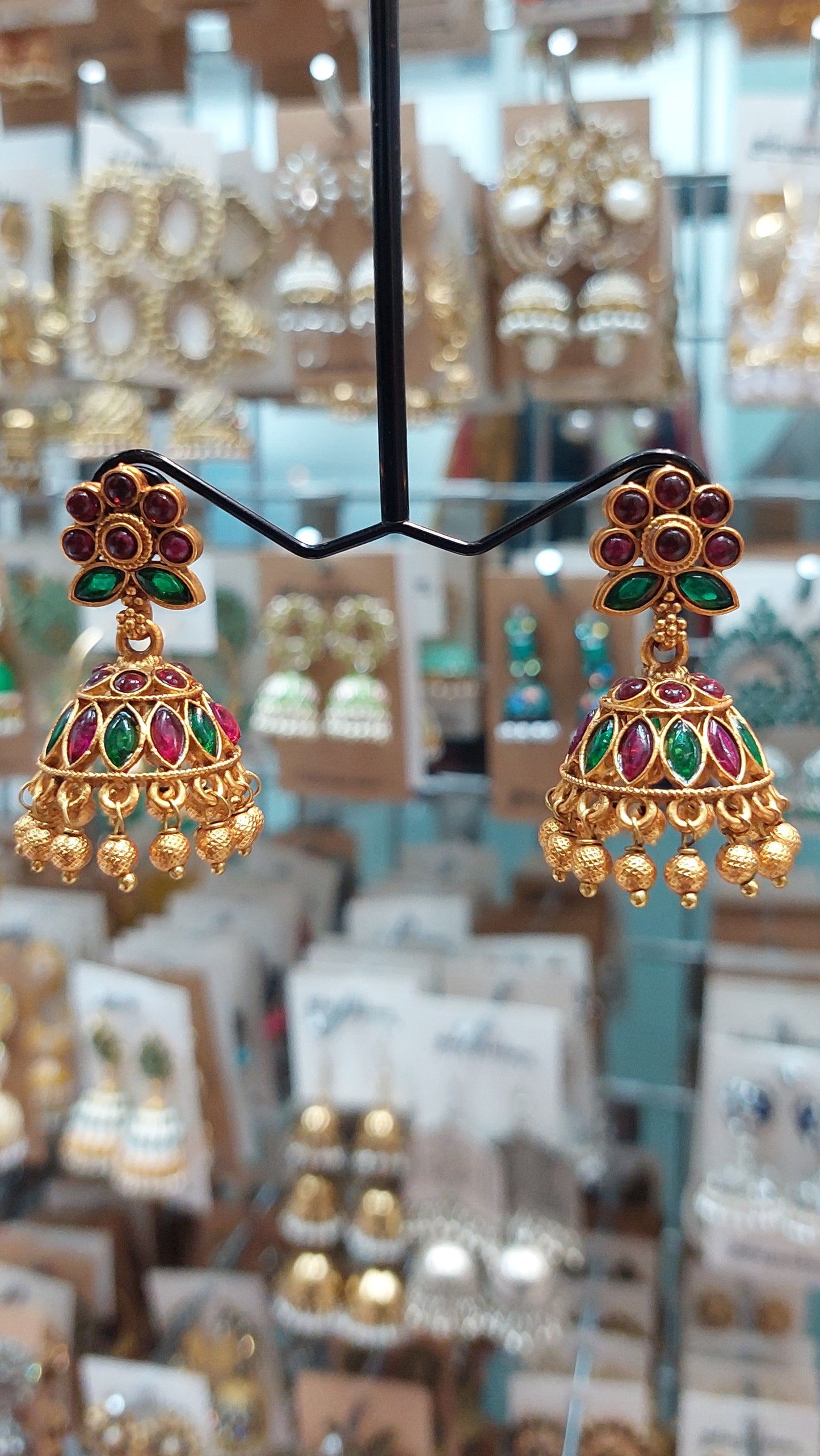 ANTIQUE GOLD JUMKHAS E0277