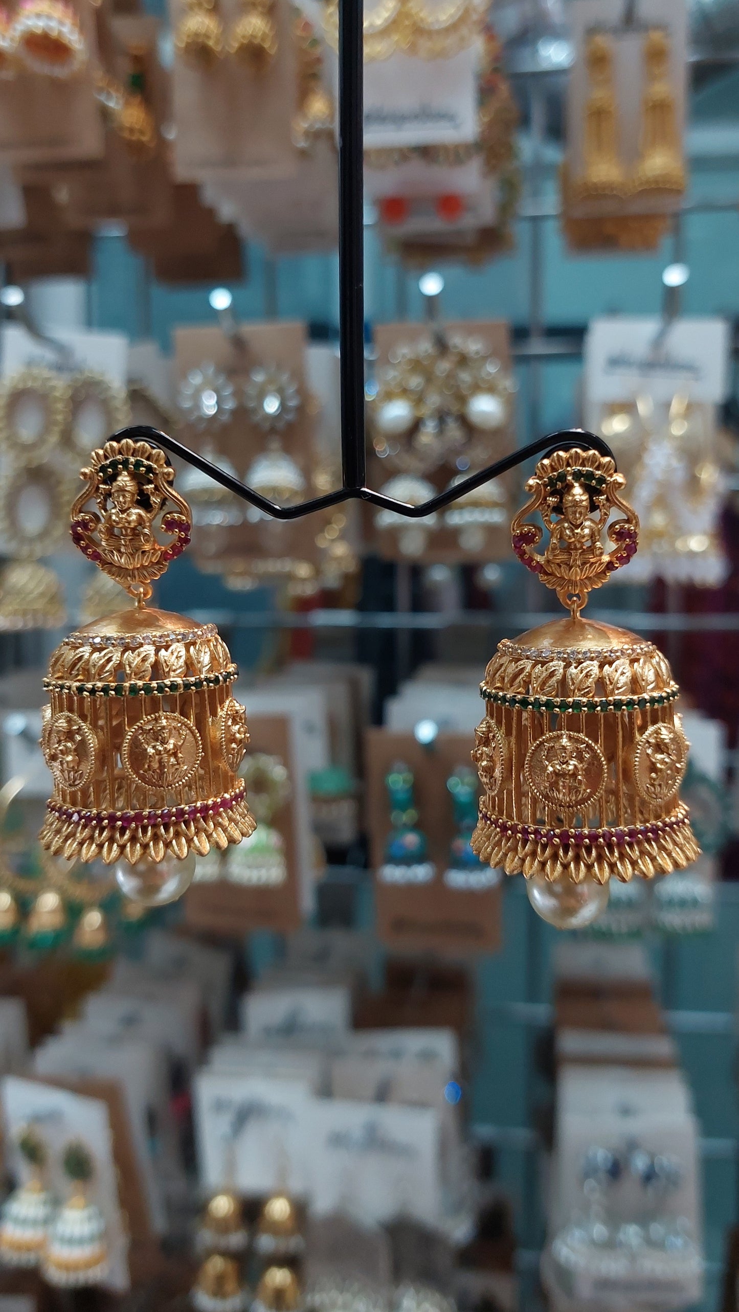 ANTIQUE GOLD JUMKHAS E0278