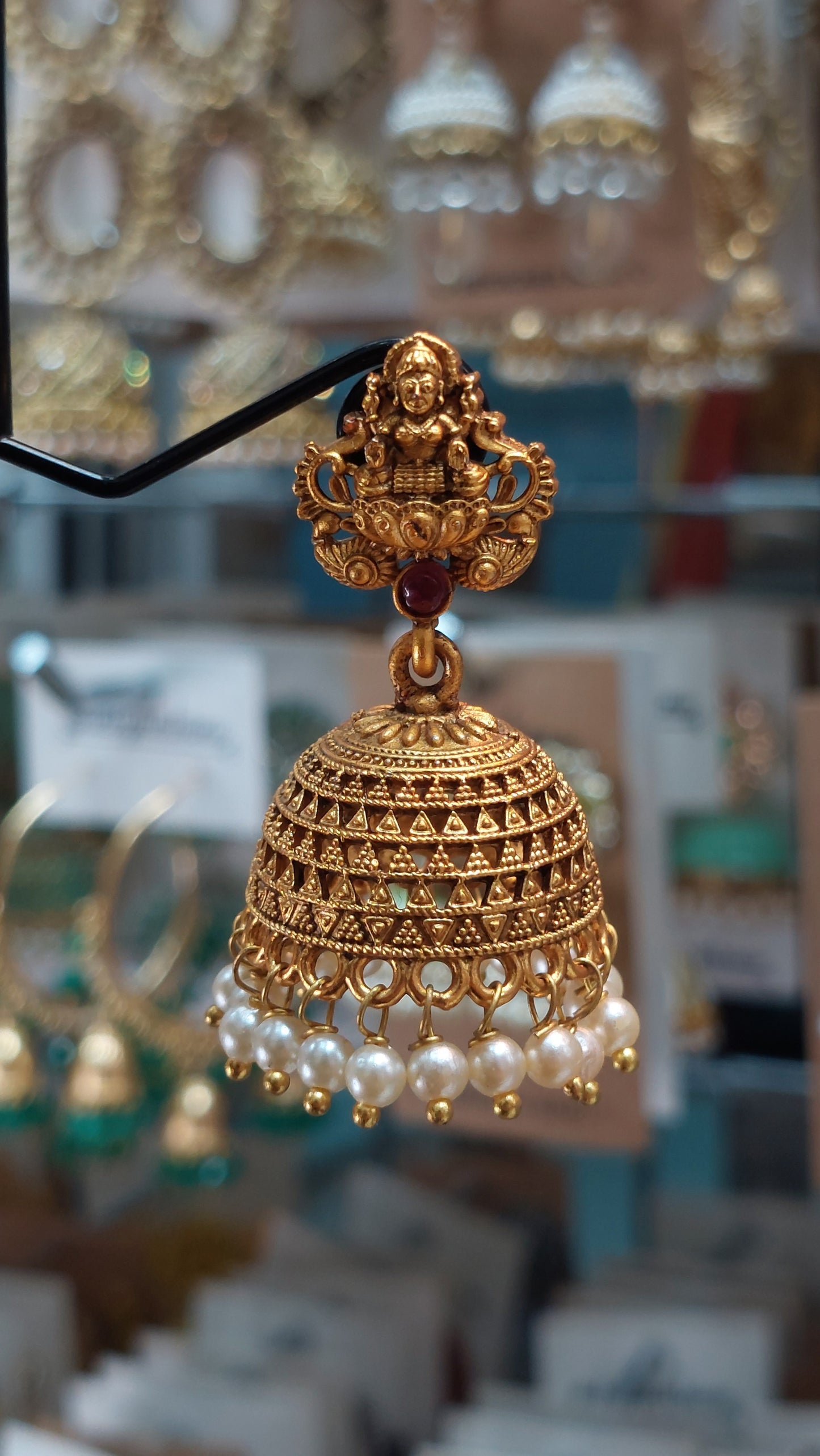ANTIQUE GOLD JUMKHAS E0279