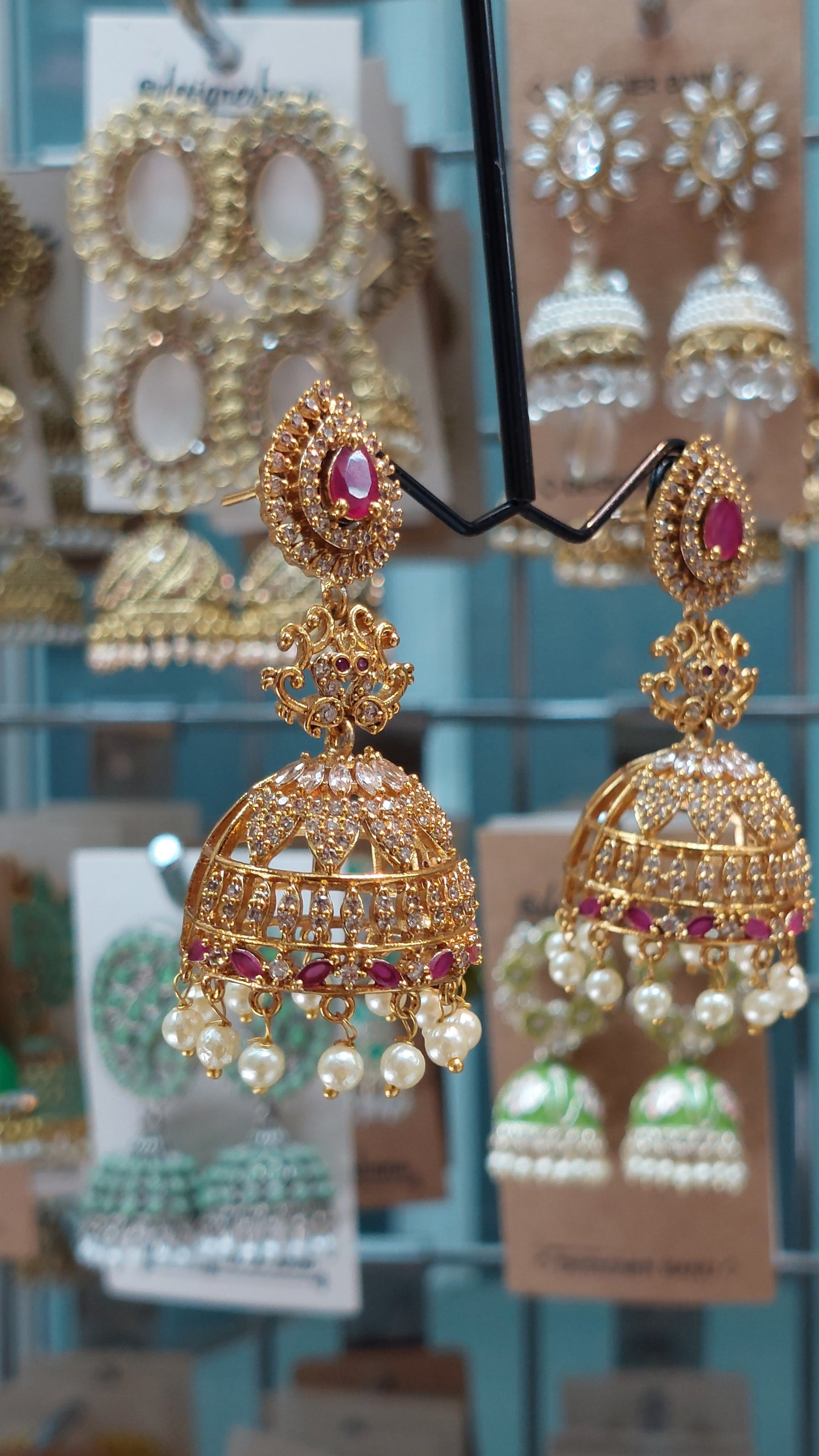 ANTIQUE GOLD JUMKHAS E0288