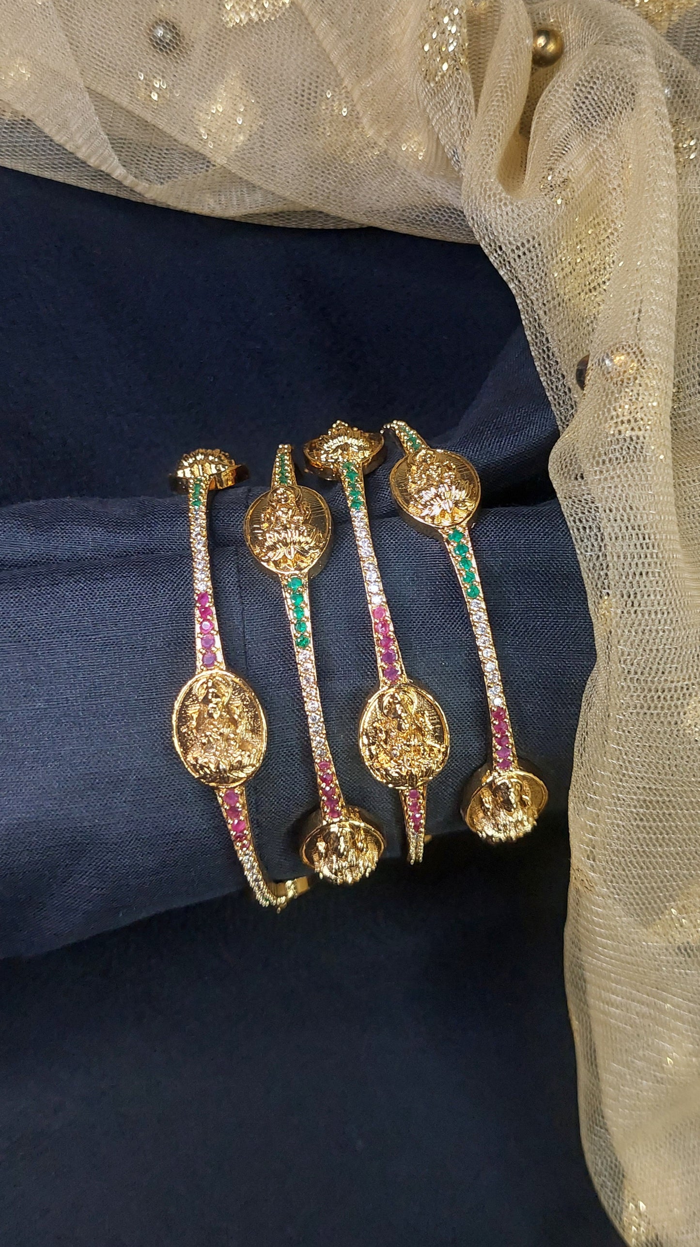ANTIQUE GOLD BANGLES E106