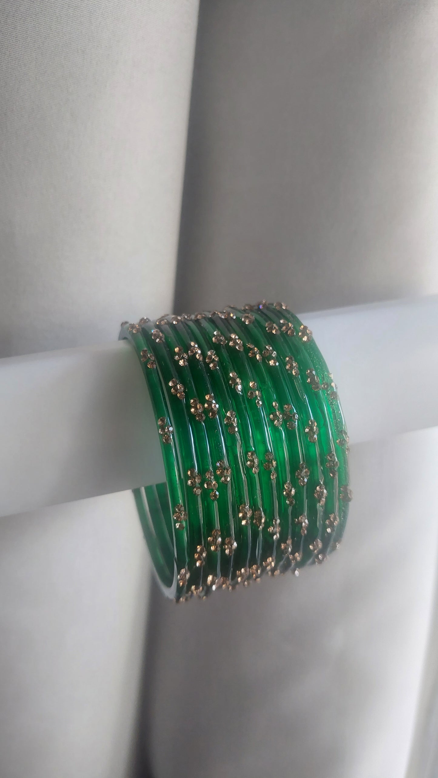 RAIN DROP BANGLES (EMERALD GREEN)