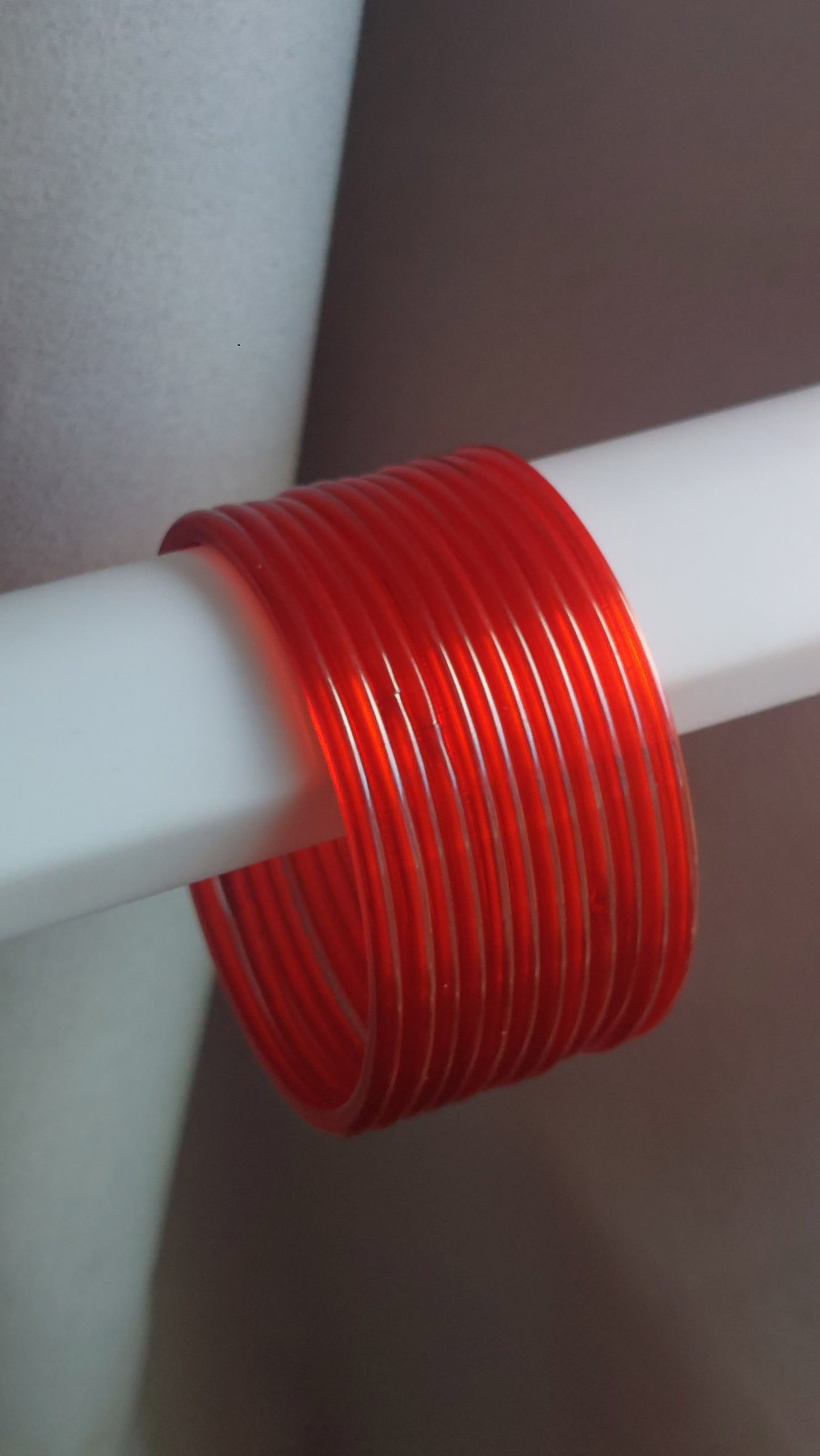 RED GLASS BANGLES