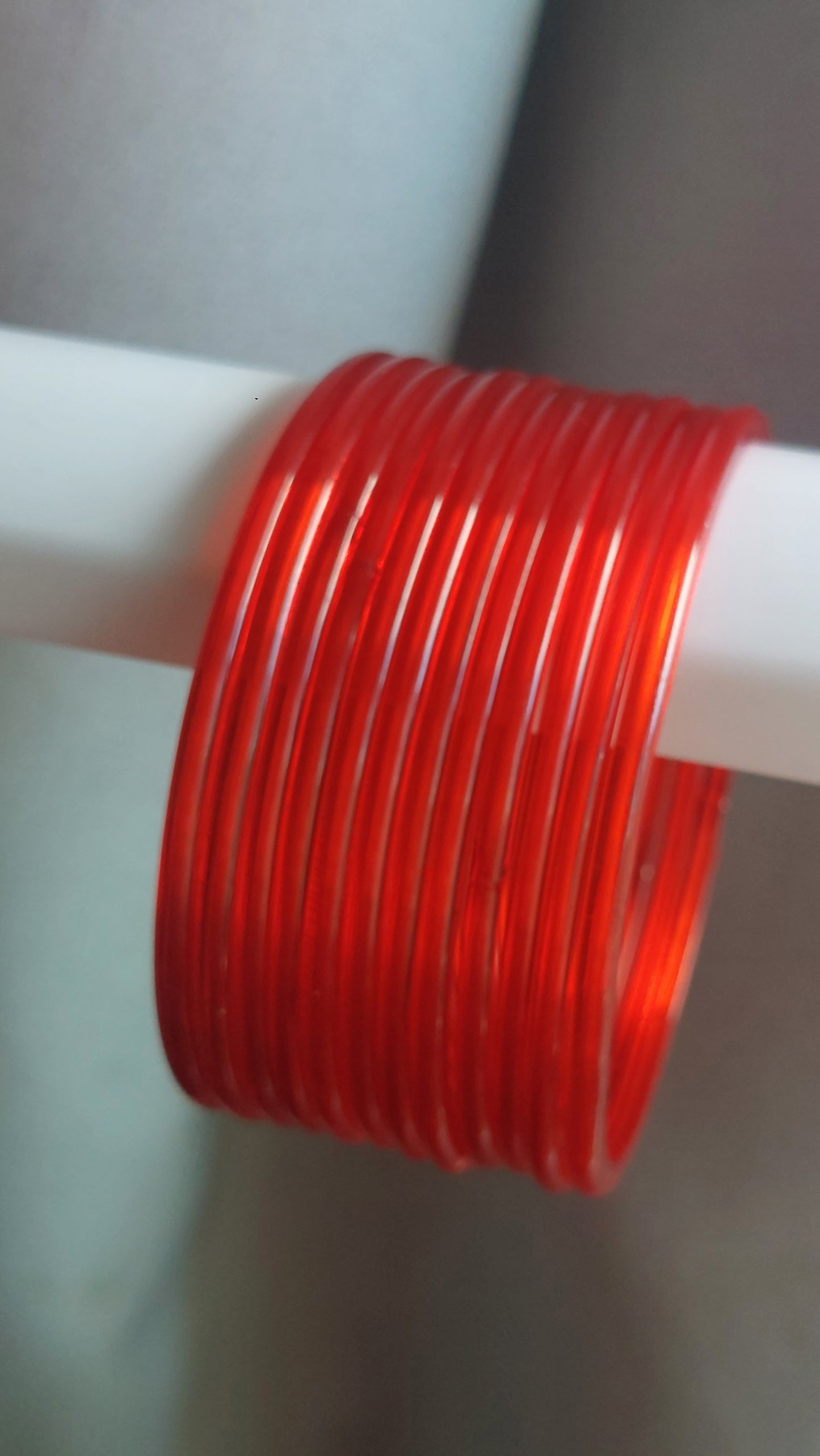RED GLASS BANGLES