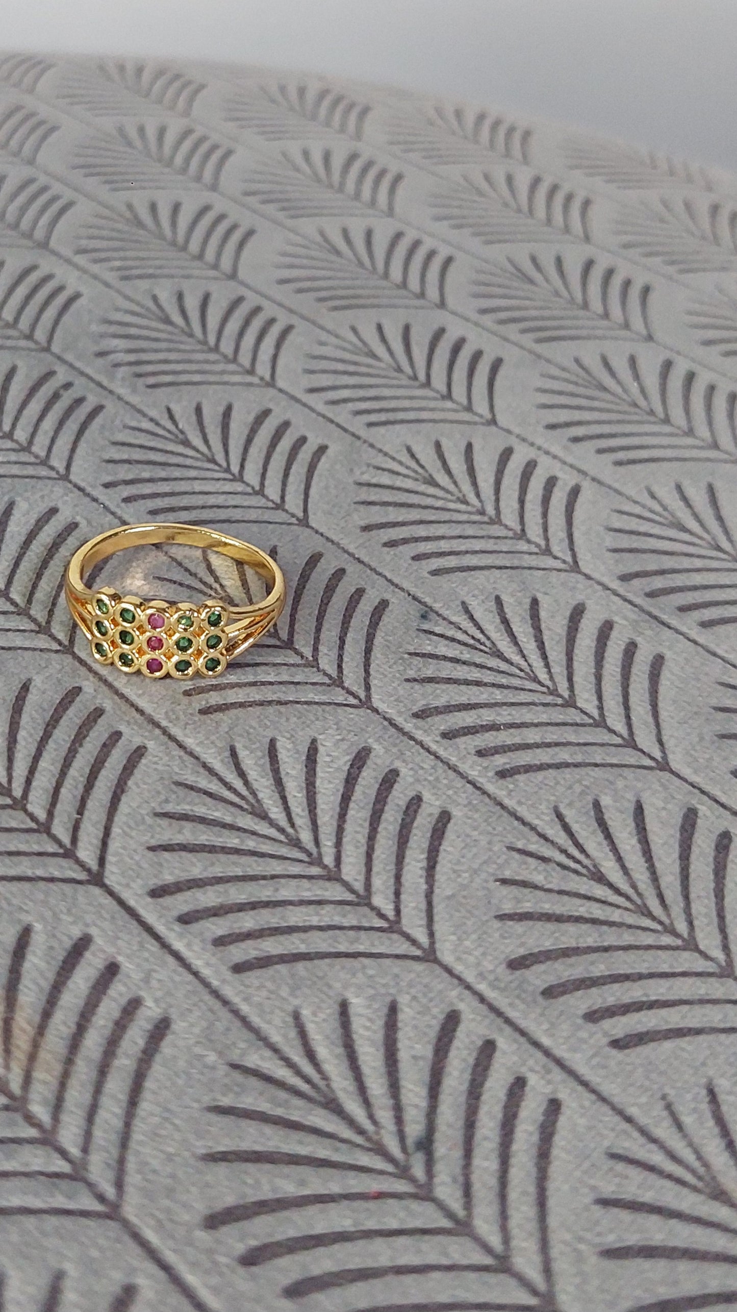 MULTI COLOURED GOLD RING