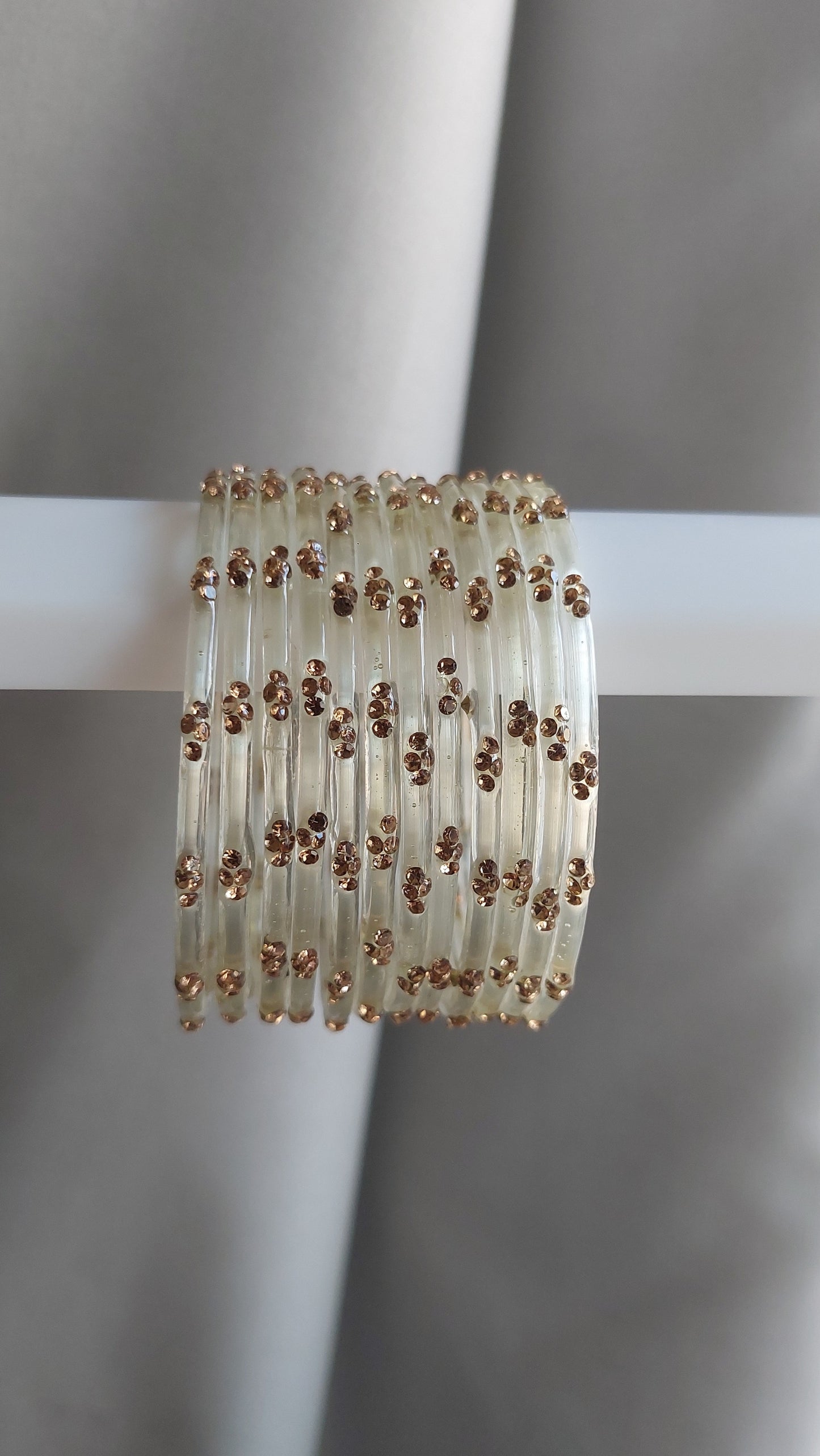 RAIN DROP BANGLES (CLEAR WHITE)