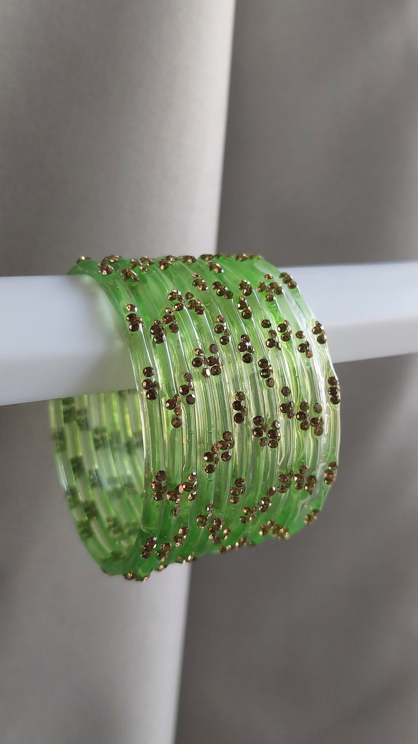 RAIN DROP BANGLES (PASTEL GREEN)