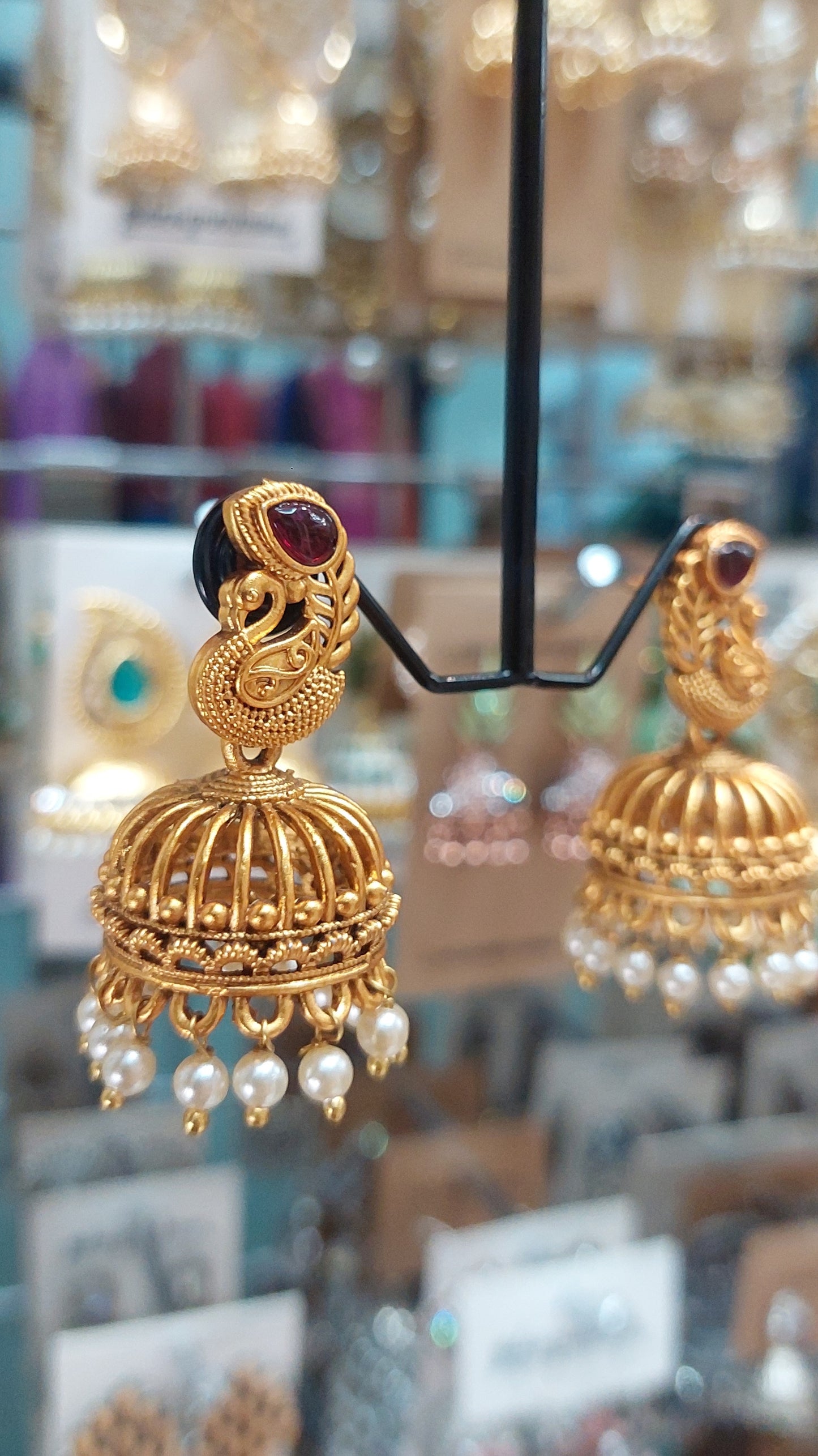 ANTIQUE GOLD JUMKHAS E0298