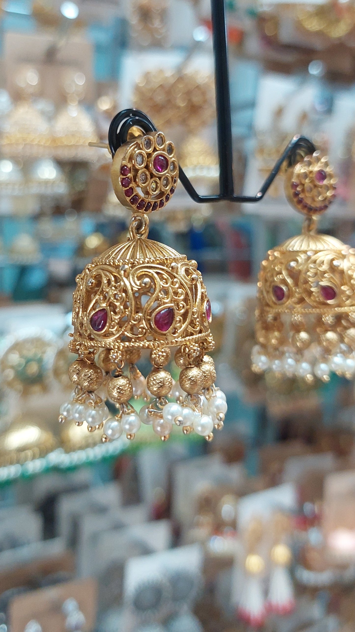 ANTIQUE GOLD JUMKHAS E0299