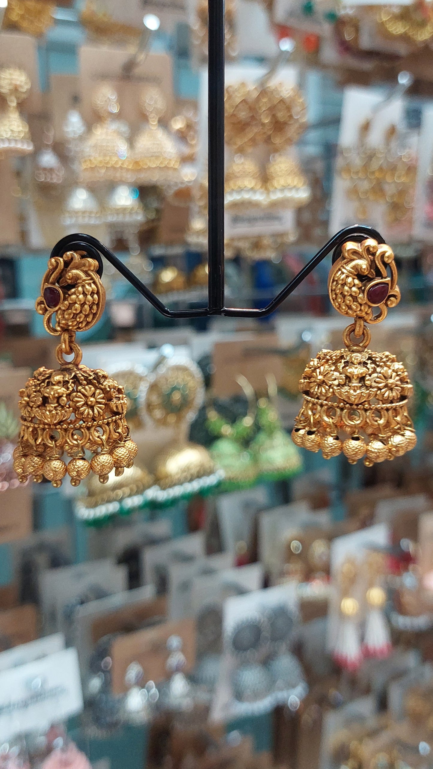 ANTIQUE GOLD JUMKHAS E0297