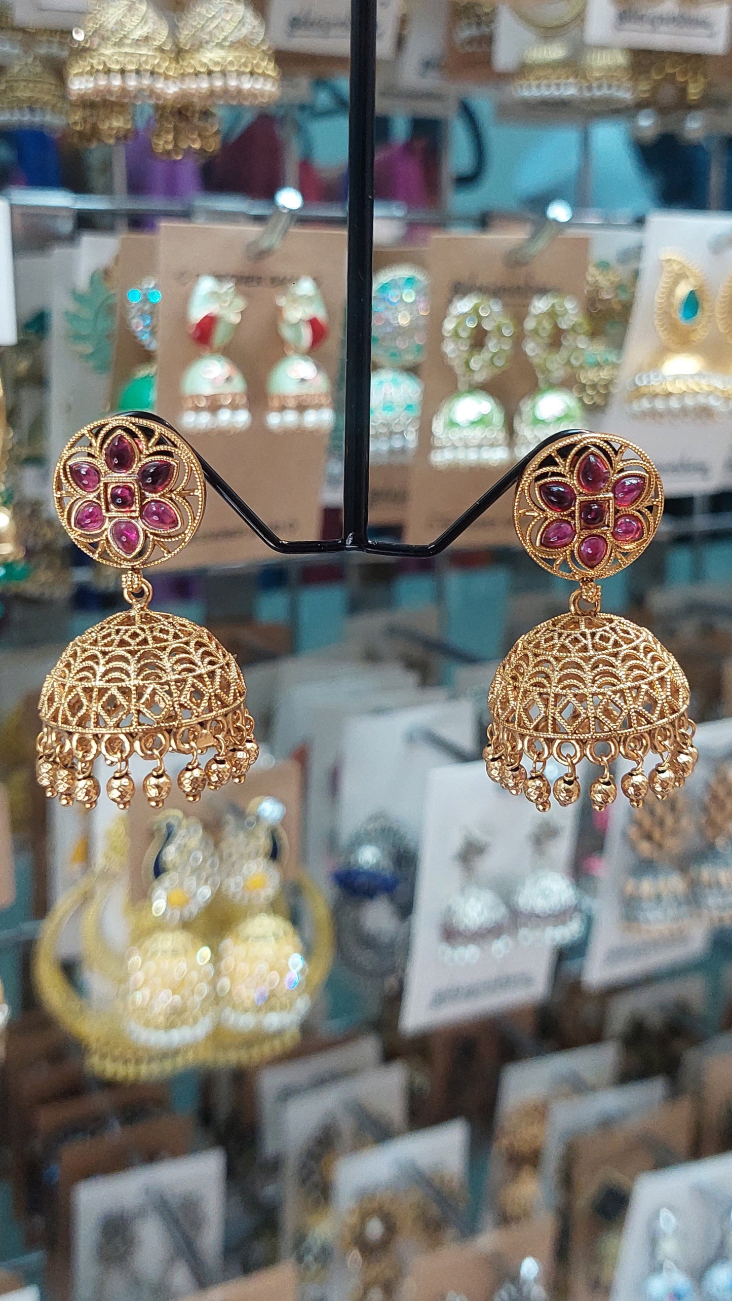 ANTIQUE GOLD JUMKHAS E0300