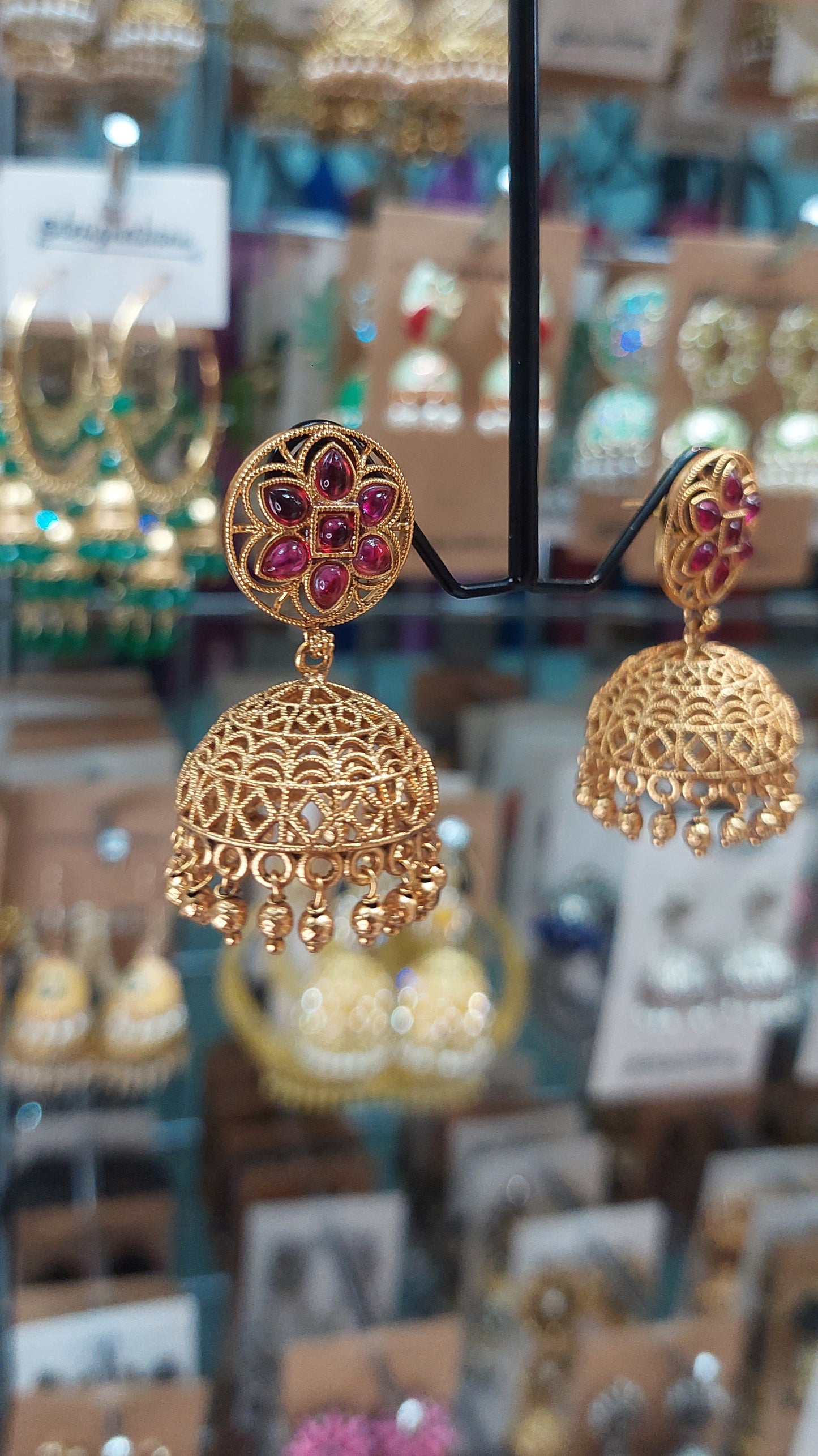 ANTIQUE GOLD JUMKHAS E0300