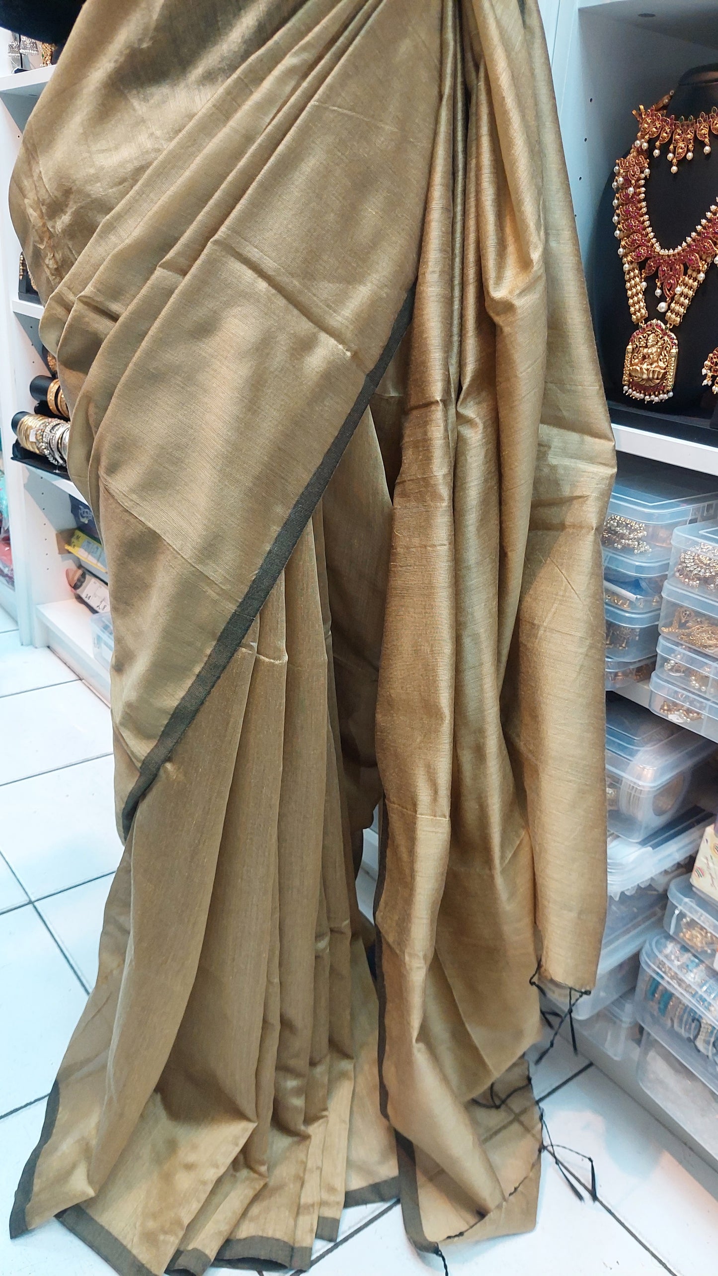 RUSTIC GOLD LINEN SAREE