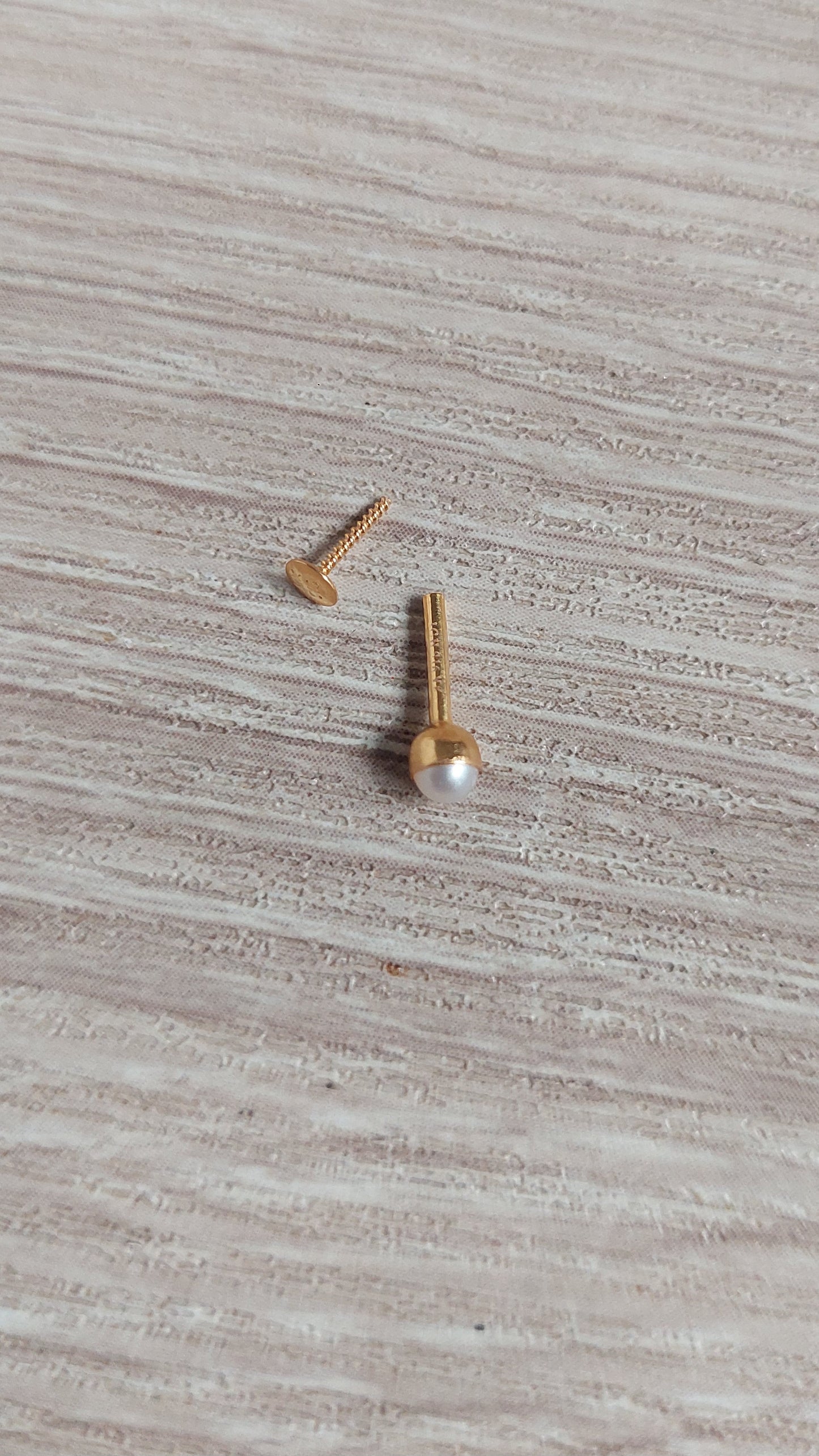 22ct Gold | Pearl Nose Stud | 037