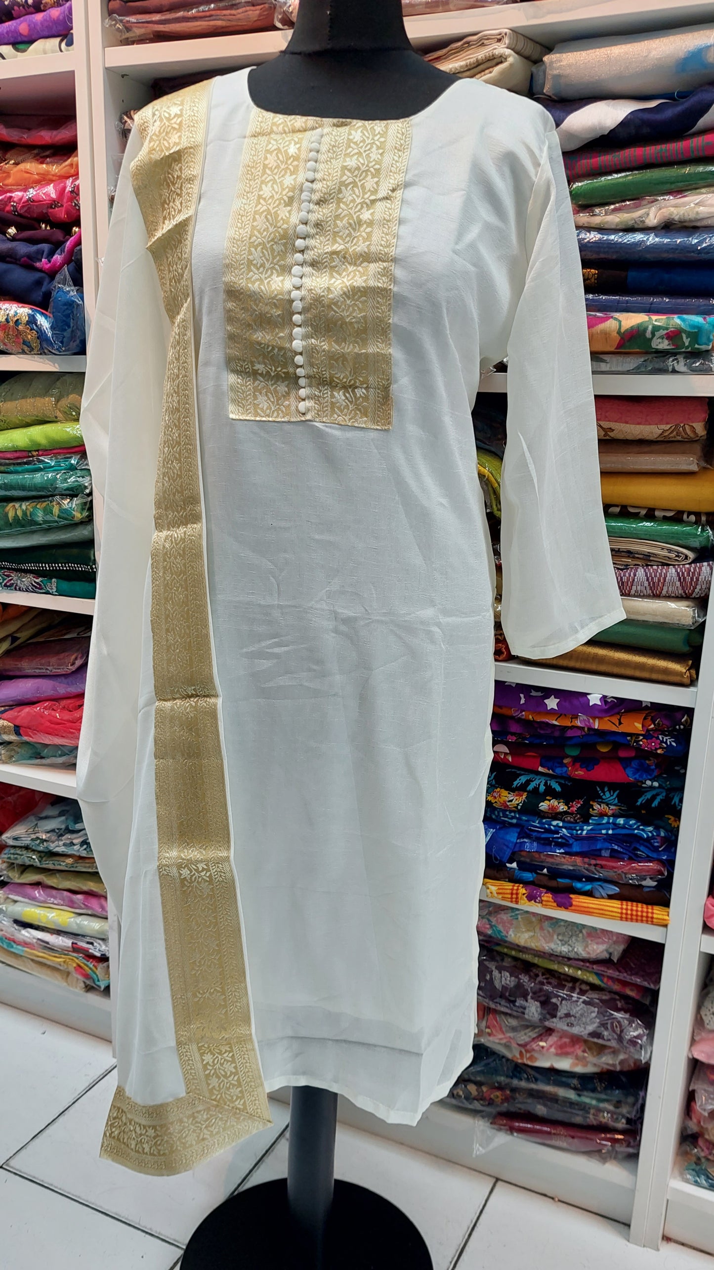 WHITE & GOLD TOP & DUPPATA