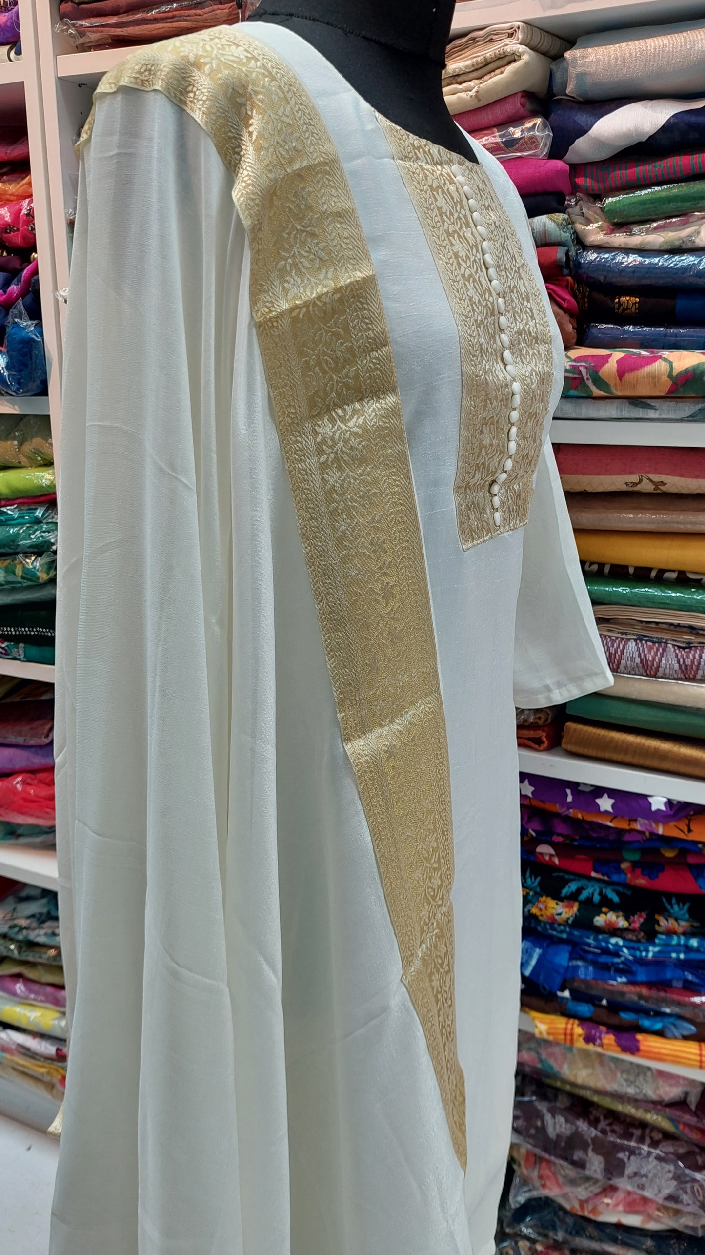 WHITE & GOLD TOP & DUPPATA