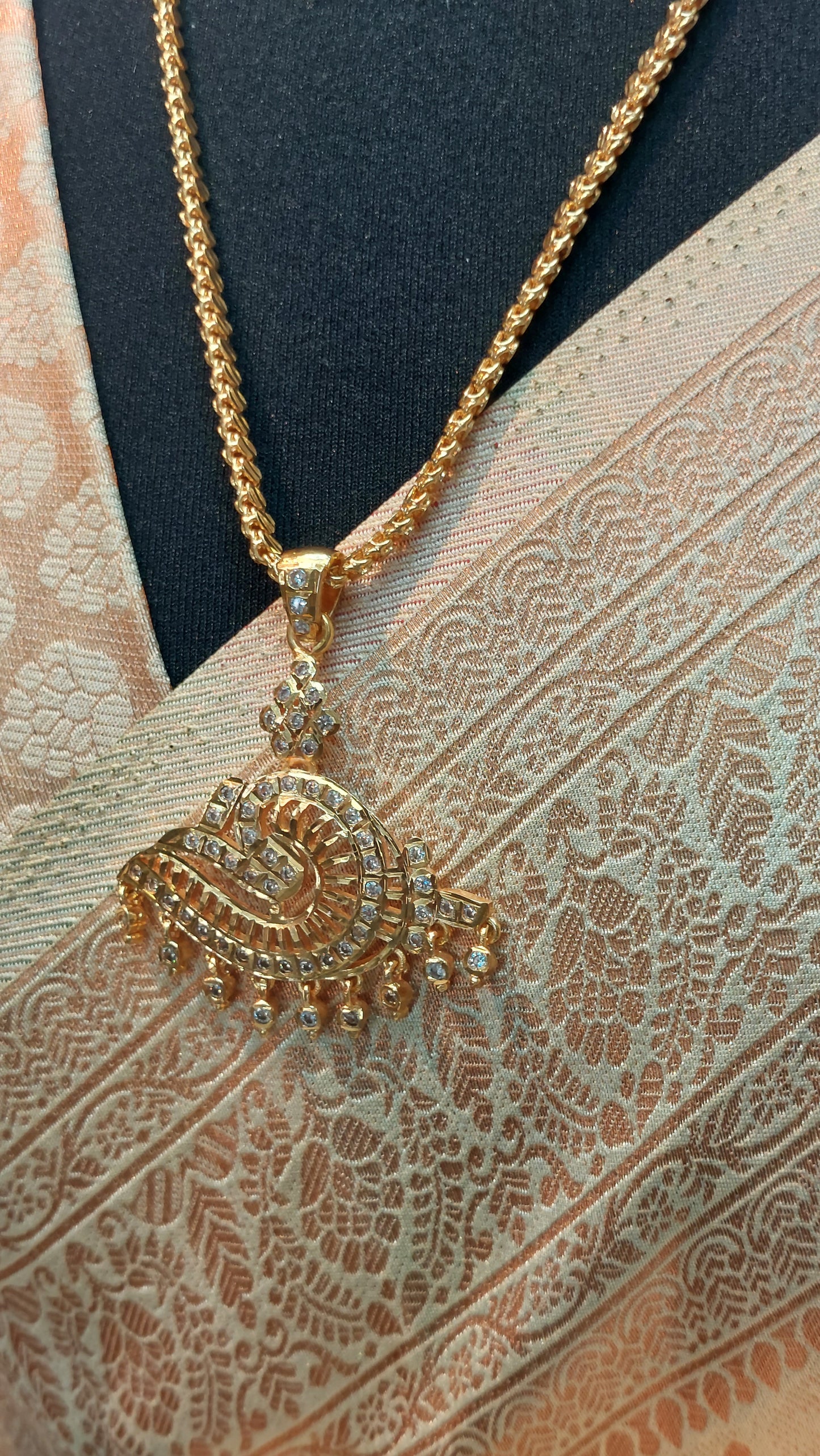 SANGU PENDANT & CHAIN