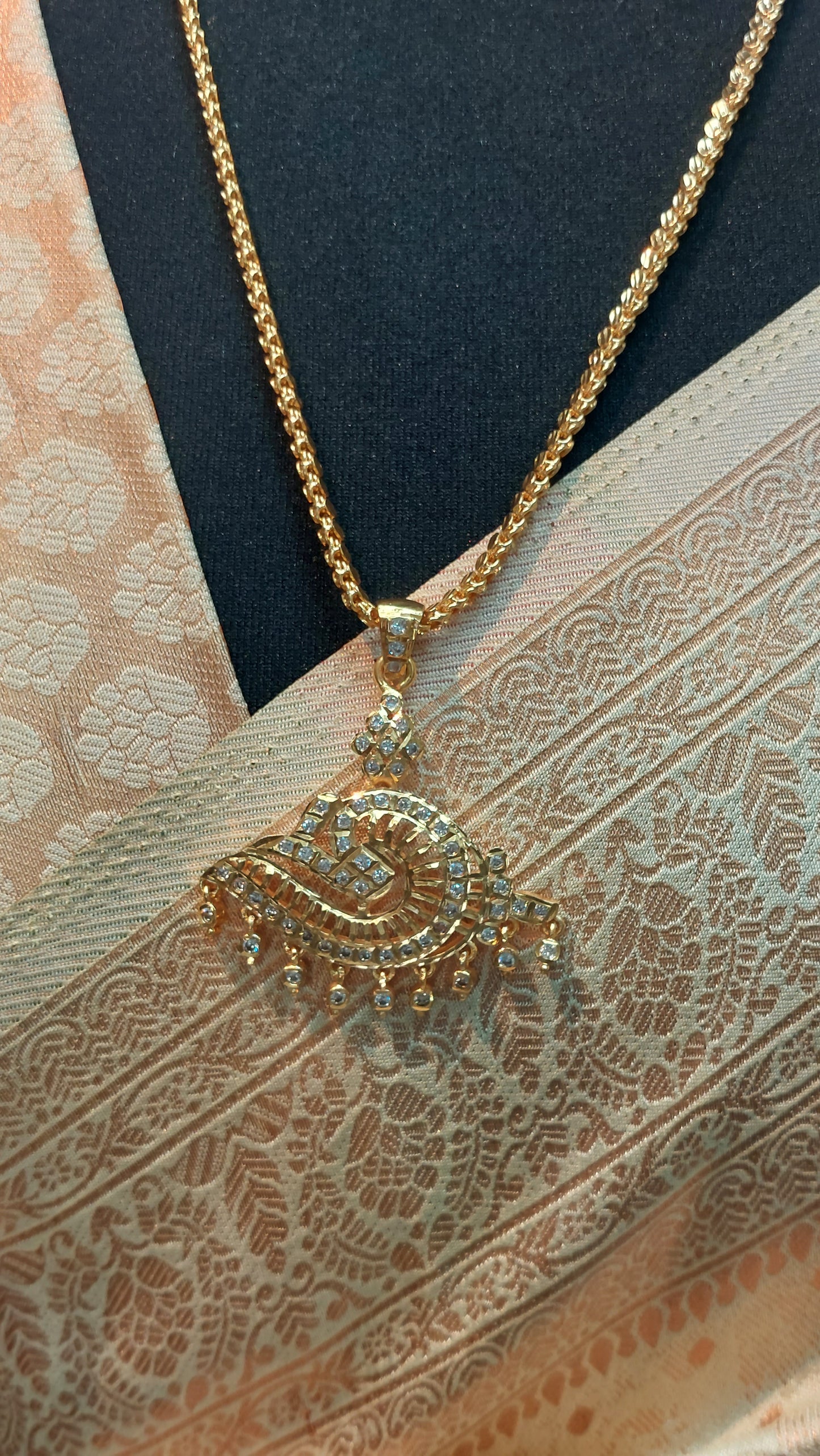 SANGU PENDANT & CHAIN