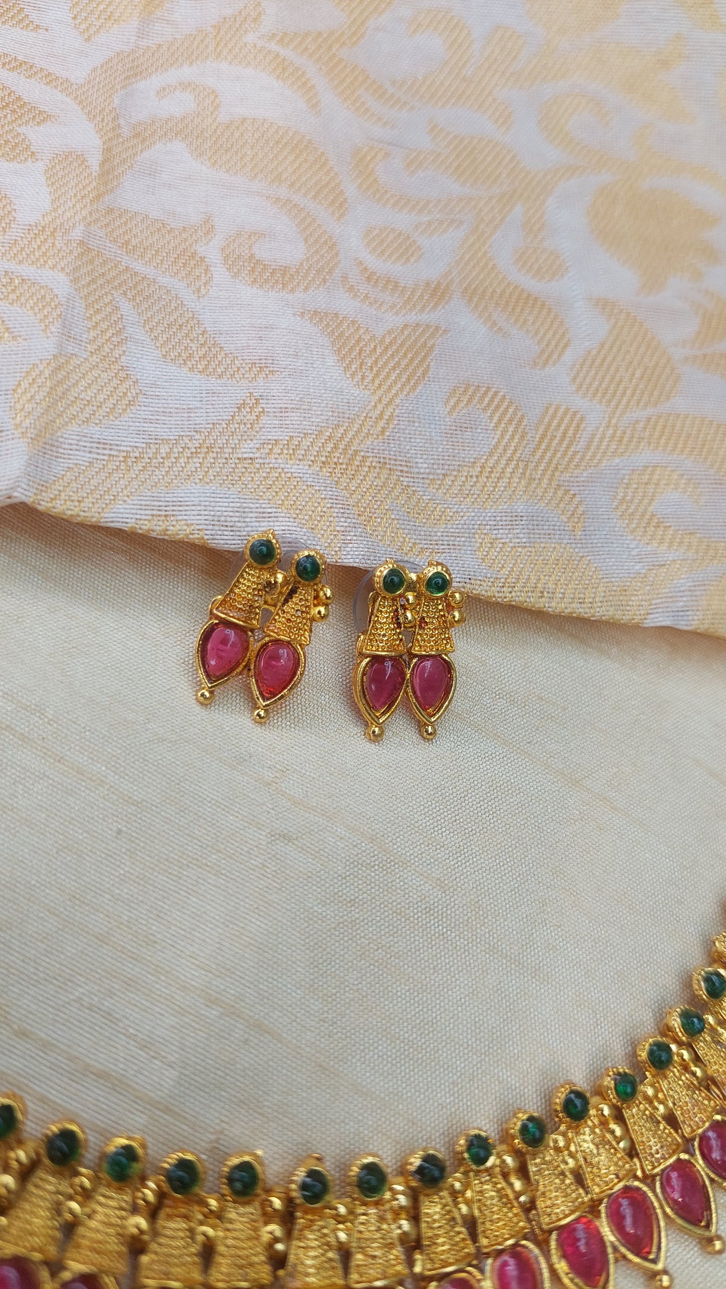 ANTIQUE TEARDROP SET