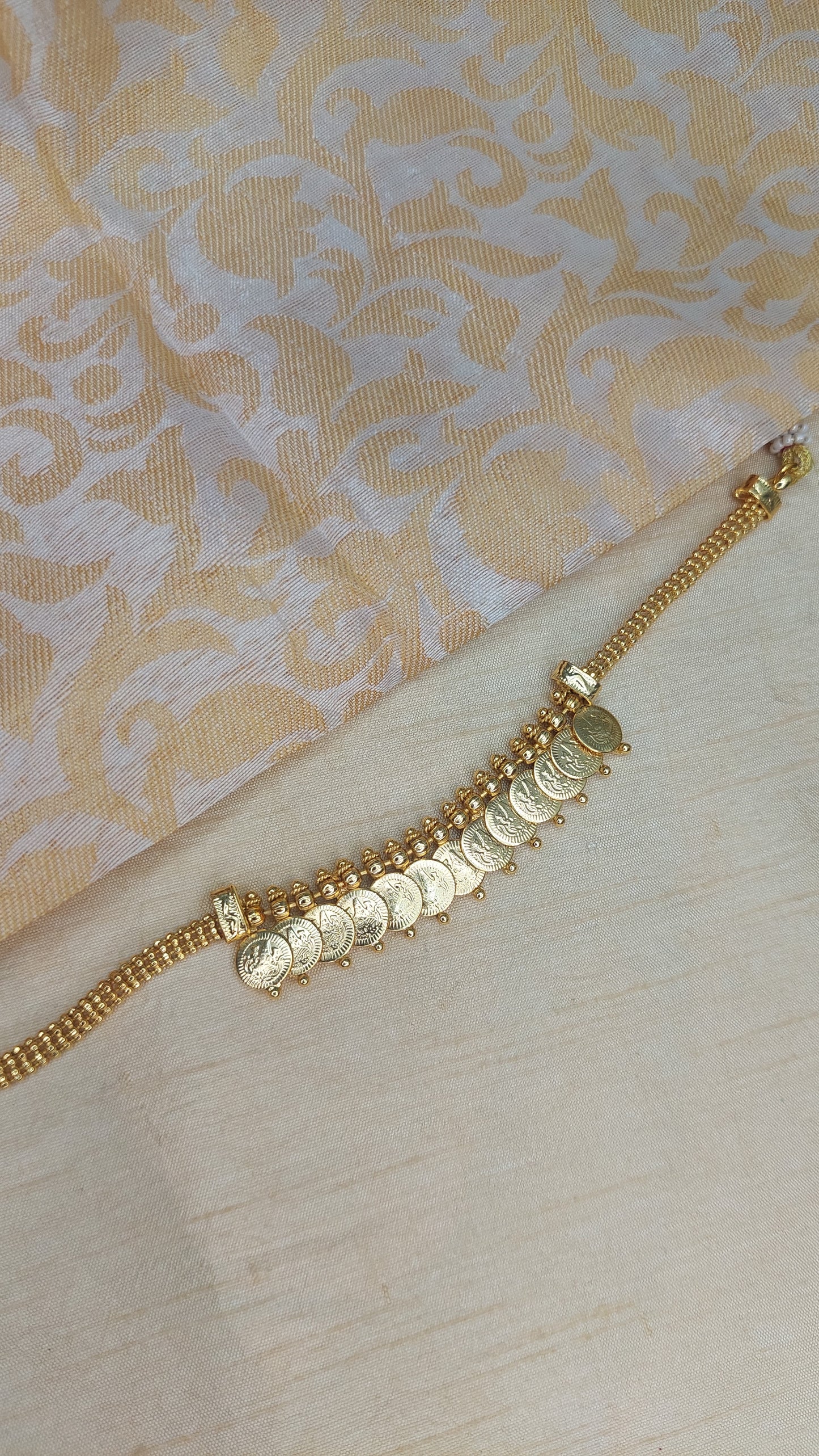 GOLD COIN CHOKER