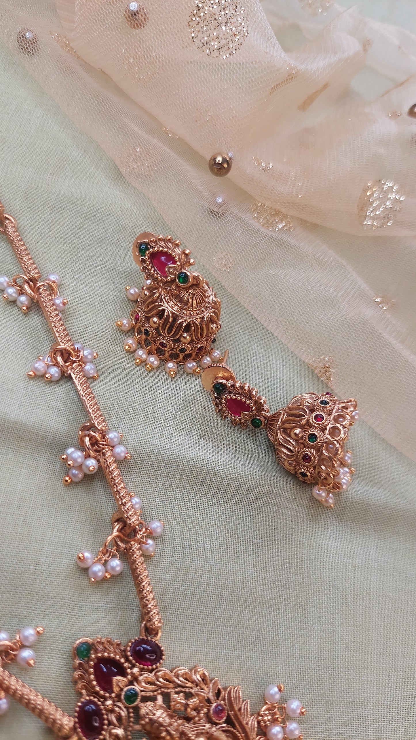 ANTIQUE NECKLACE E0202