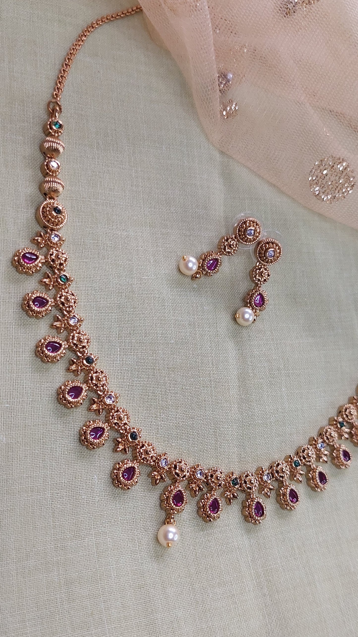 ANTIQUE GOLD SHORT NECKLACE 0209