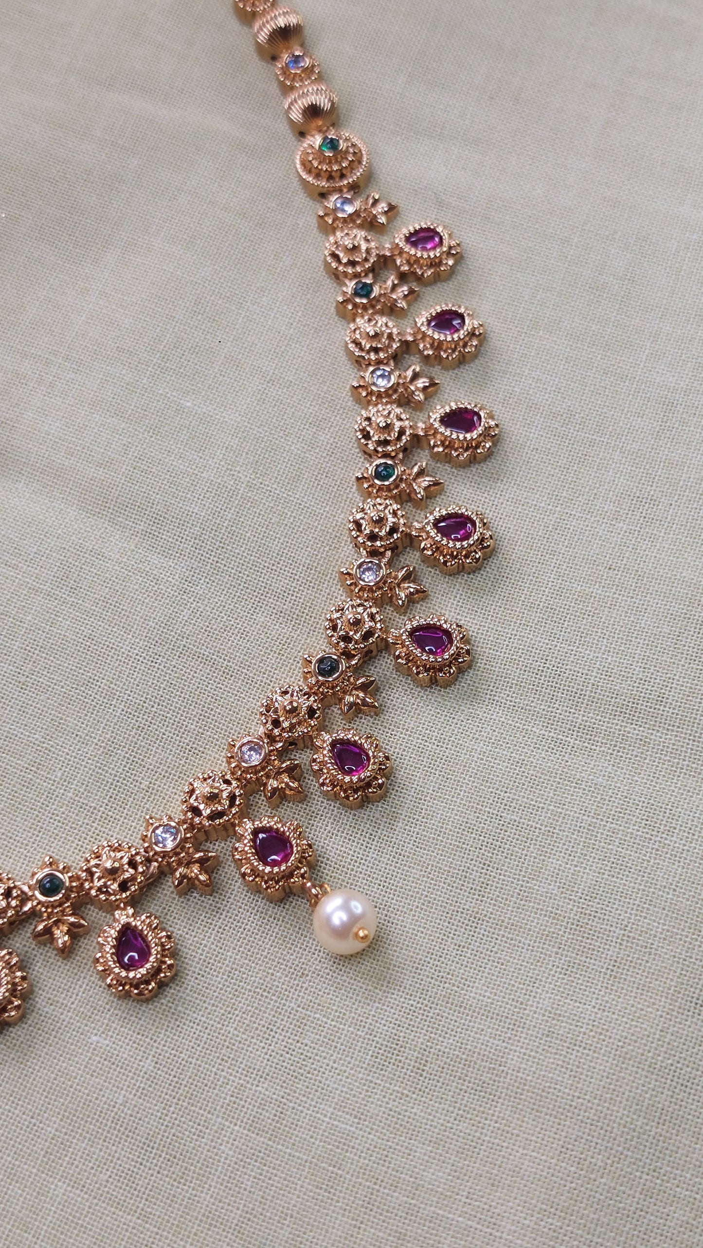 ANTIQUE GOLD SHORT NECKLACE 0209