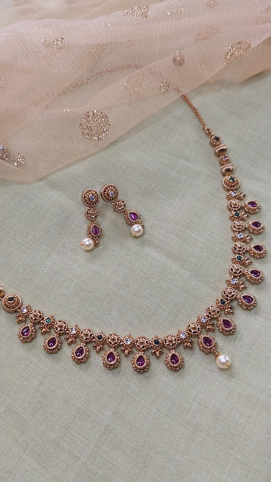 ANTIQUE GOLD SHORT NECKLACE 0209