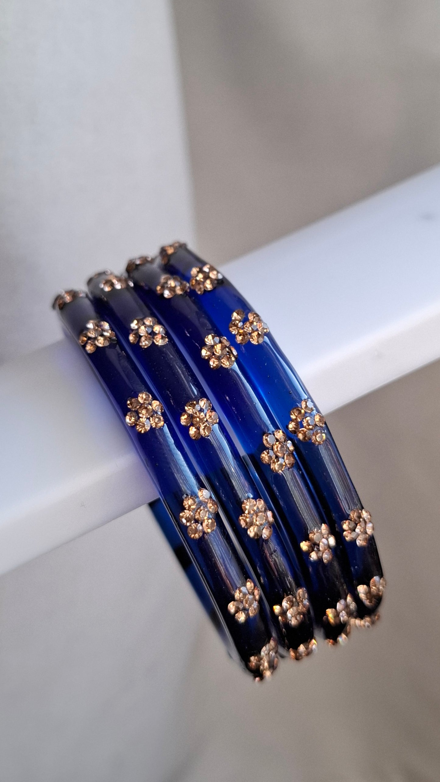 SPARKLE GLASS BANGLES (BLUE)